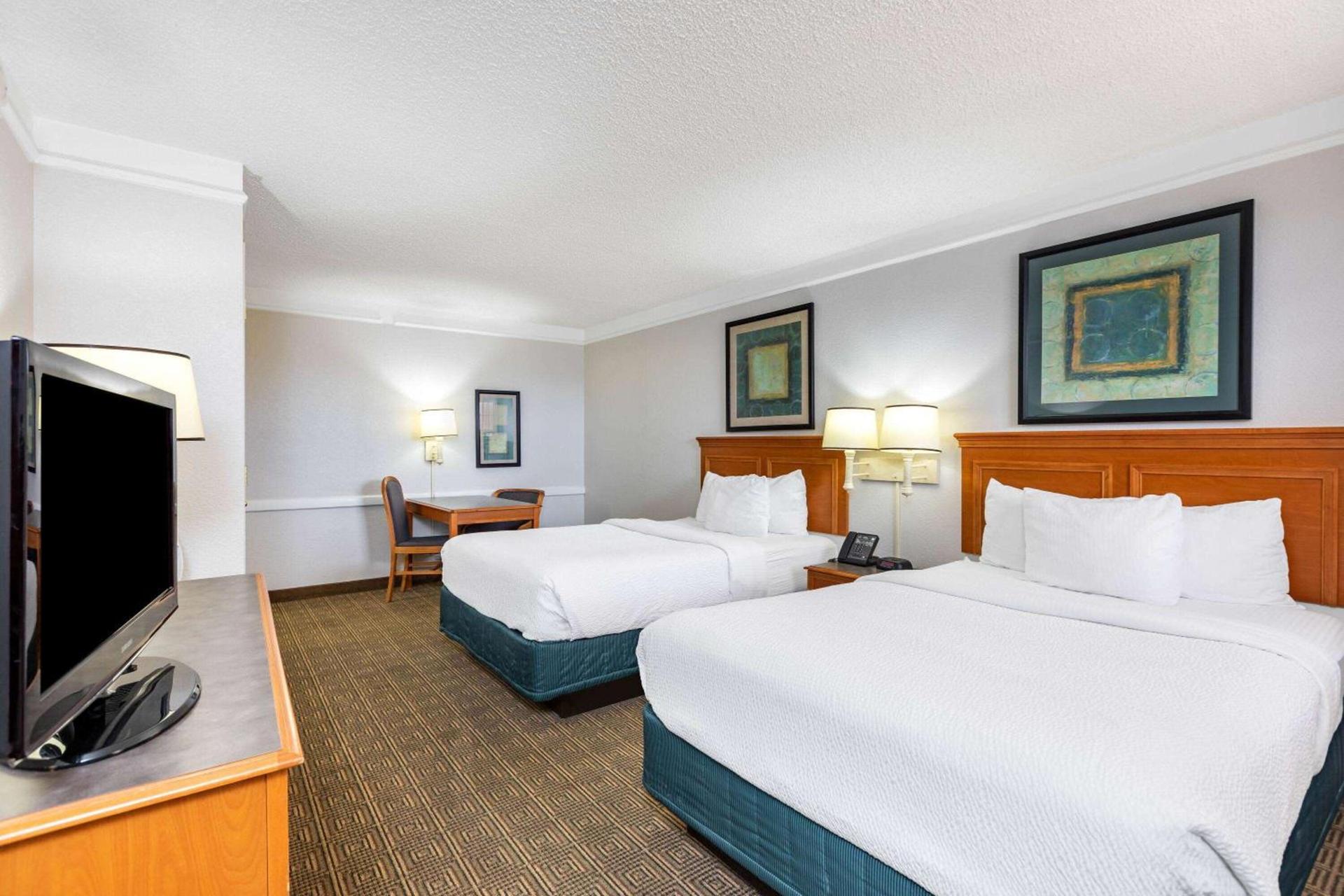 La Quinta Inn by Wyndham El Paso West photo 21
