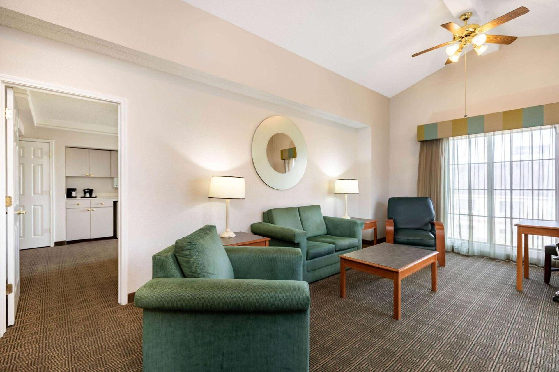 La Quinta Inn by Wyndham El Paso West photo 24