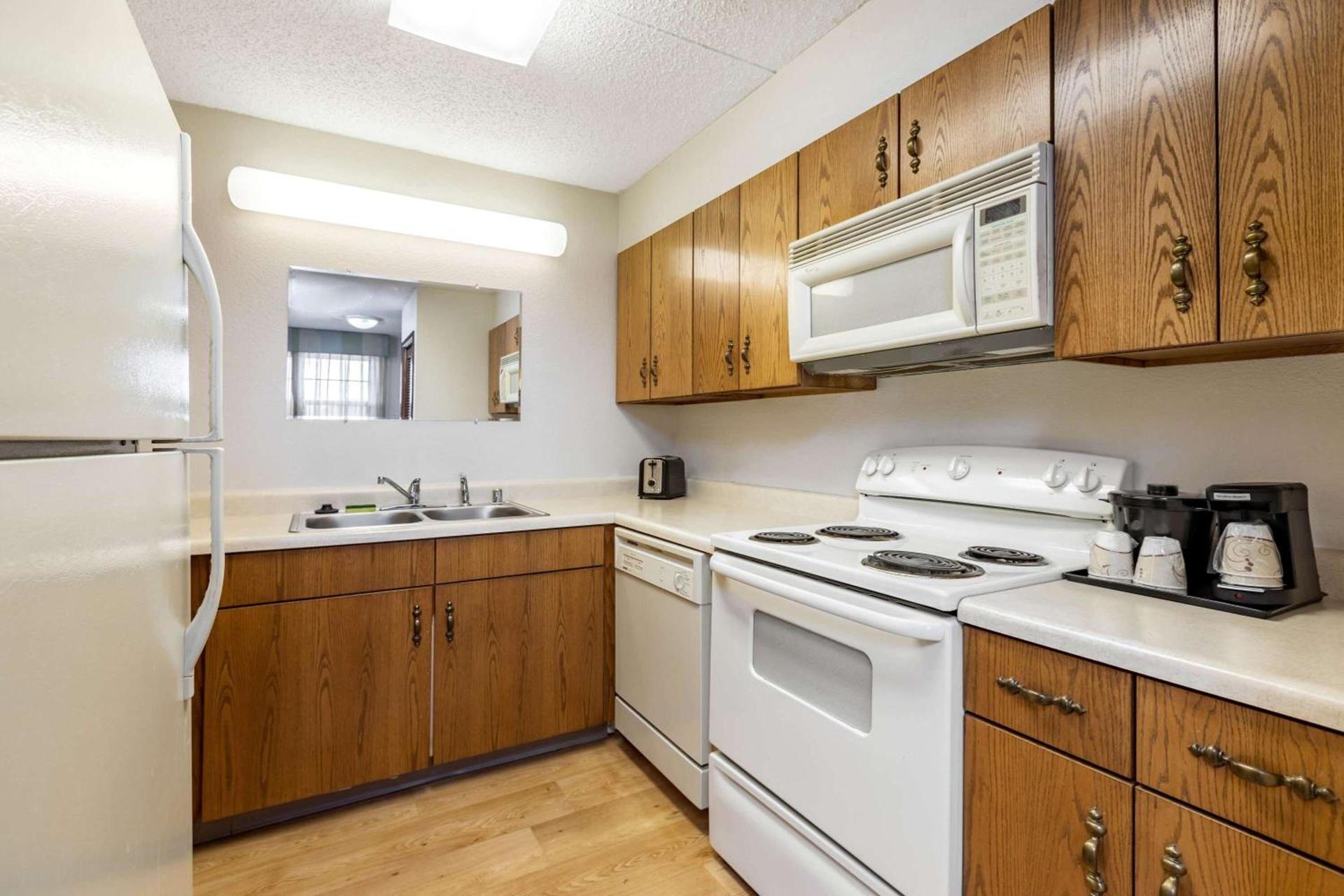 La Quinta Inn by Wyndham El Paso West photo 26