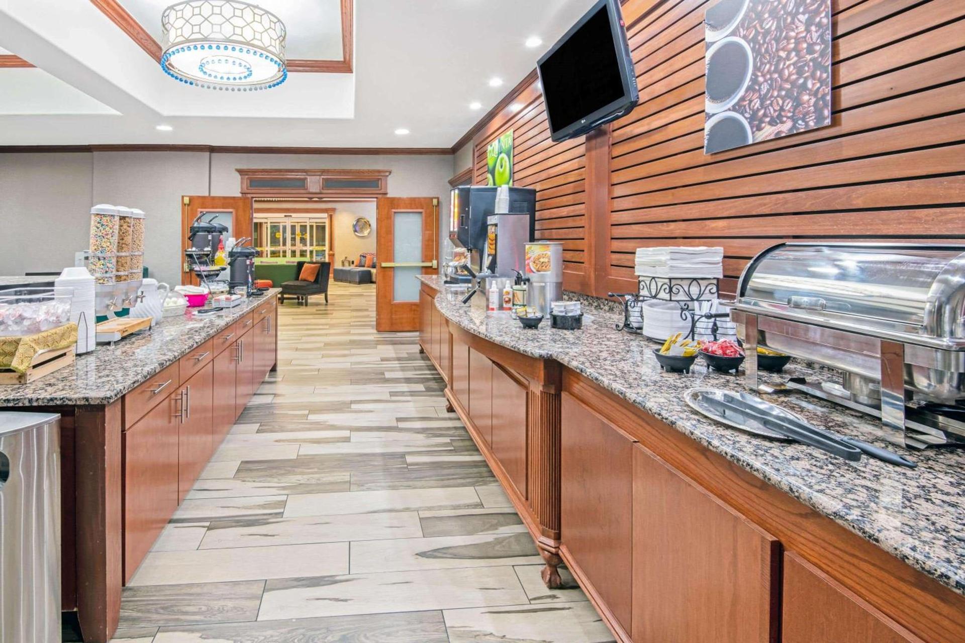 La Quinta by Wyndham Oklahoma City - Moore photo 21