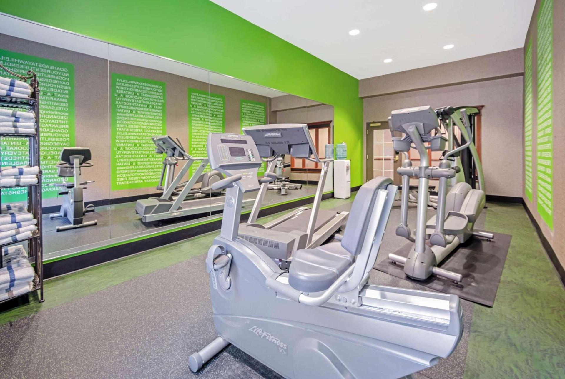 La Quinta by Wyndham Oklahoma City - Moore photo 3
