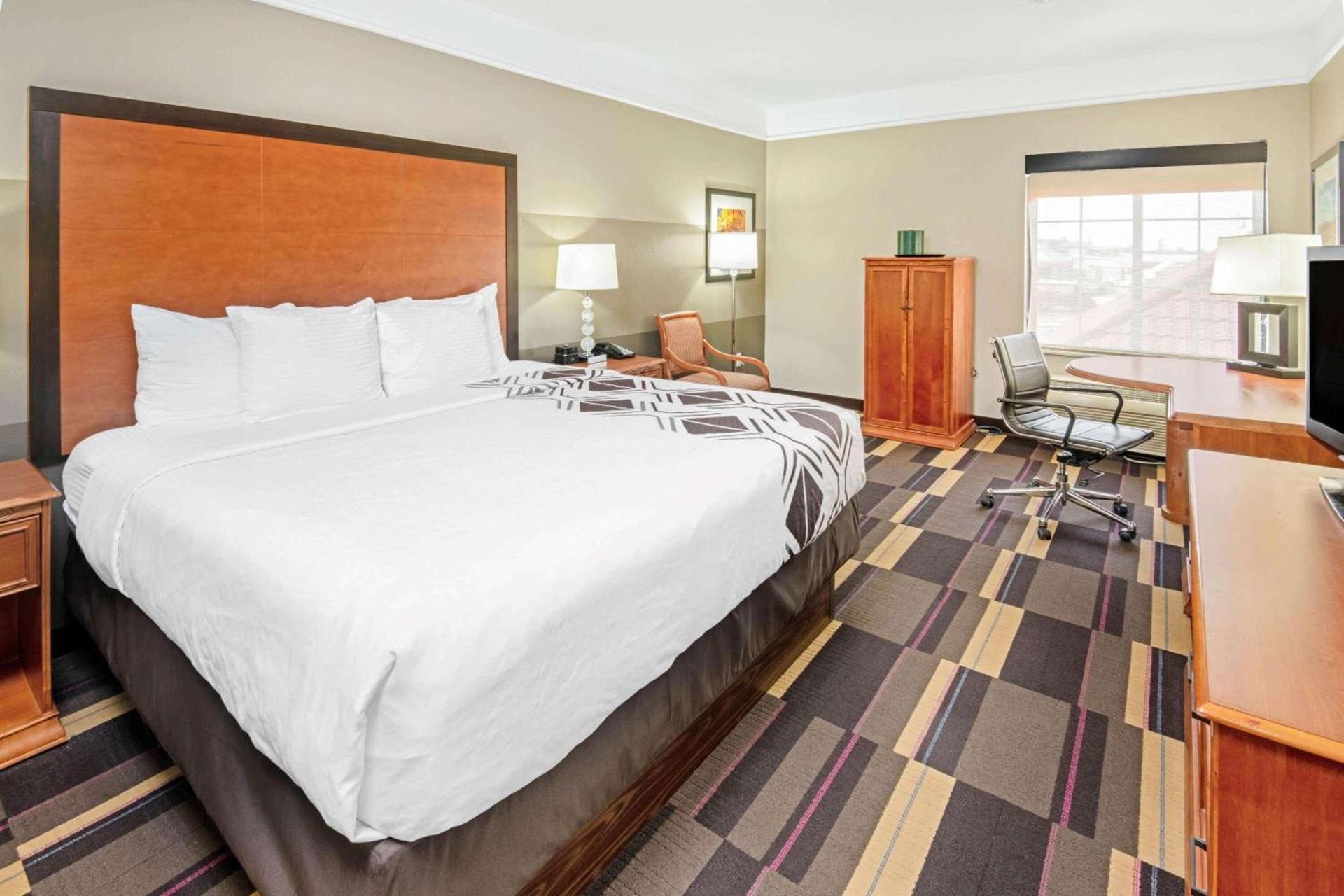 La Quinta by Wyndham Oklahoma City - Moore photo 5