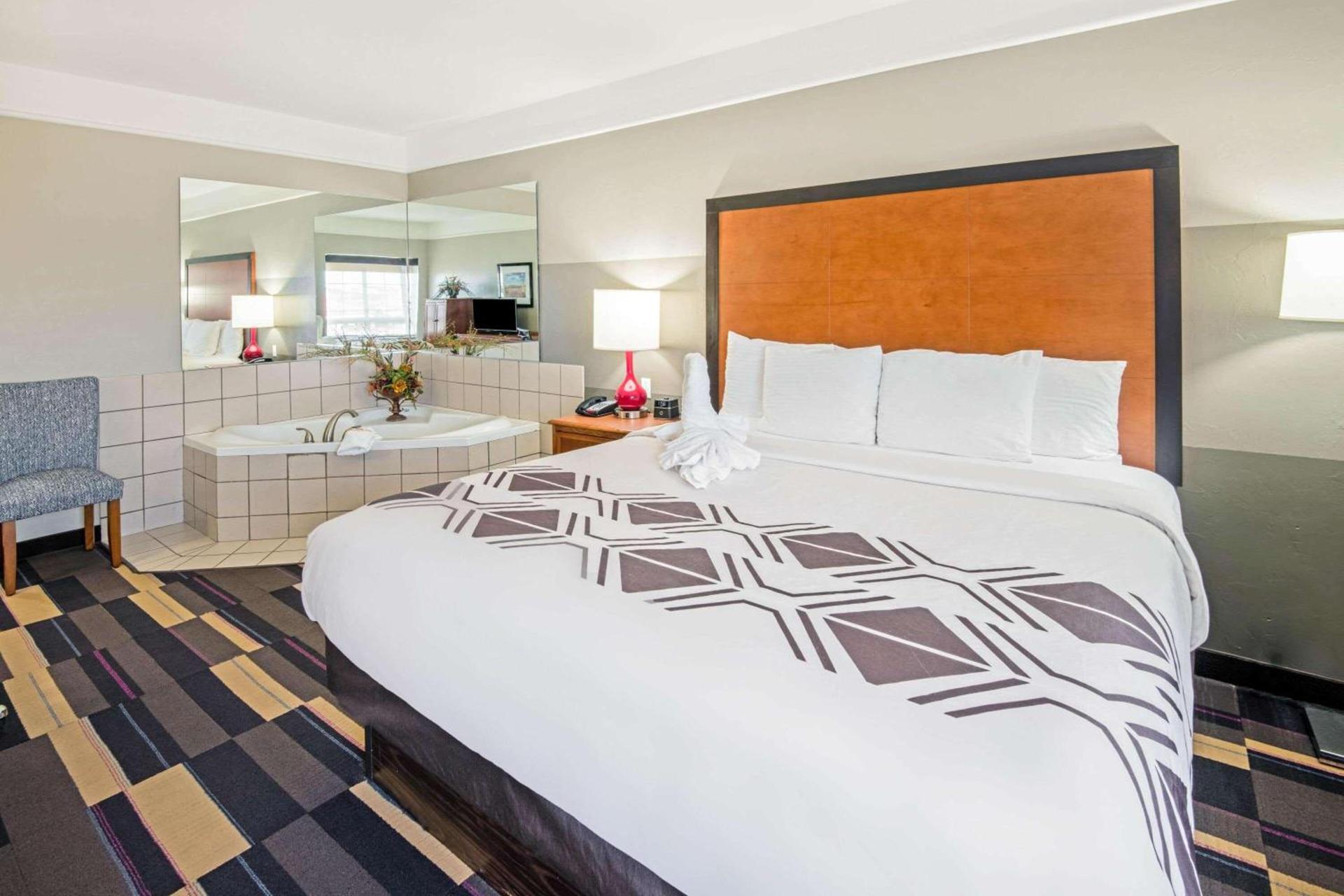 La Quinta by Wyndham Oklahoma City - Moore photo 10