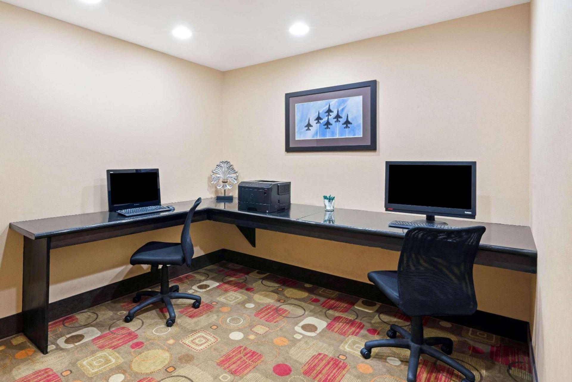 La Quinta by Wyndham Stillwater -University Area photo 3