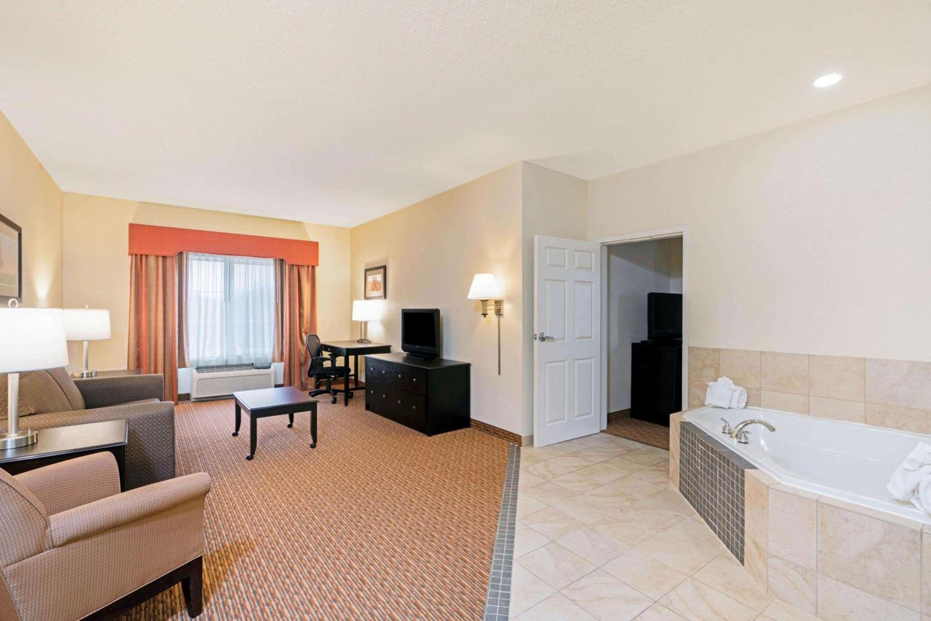 La Quinta by Wyndham Stillwater -University Area photo 25
