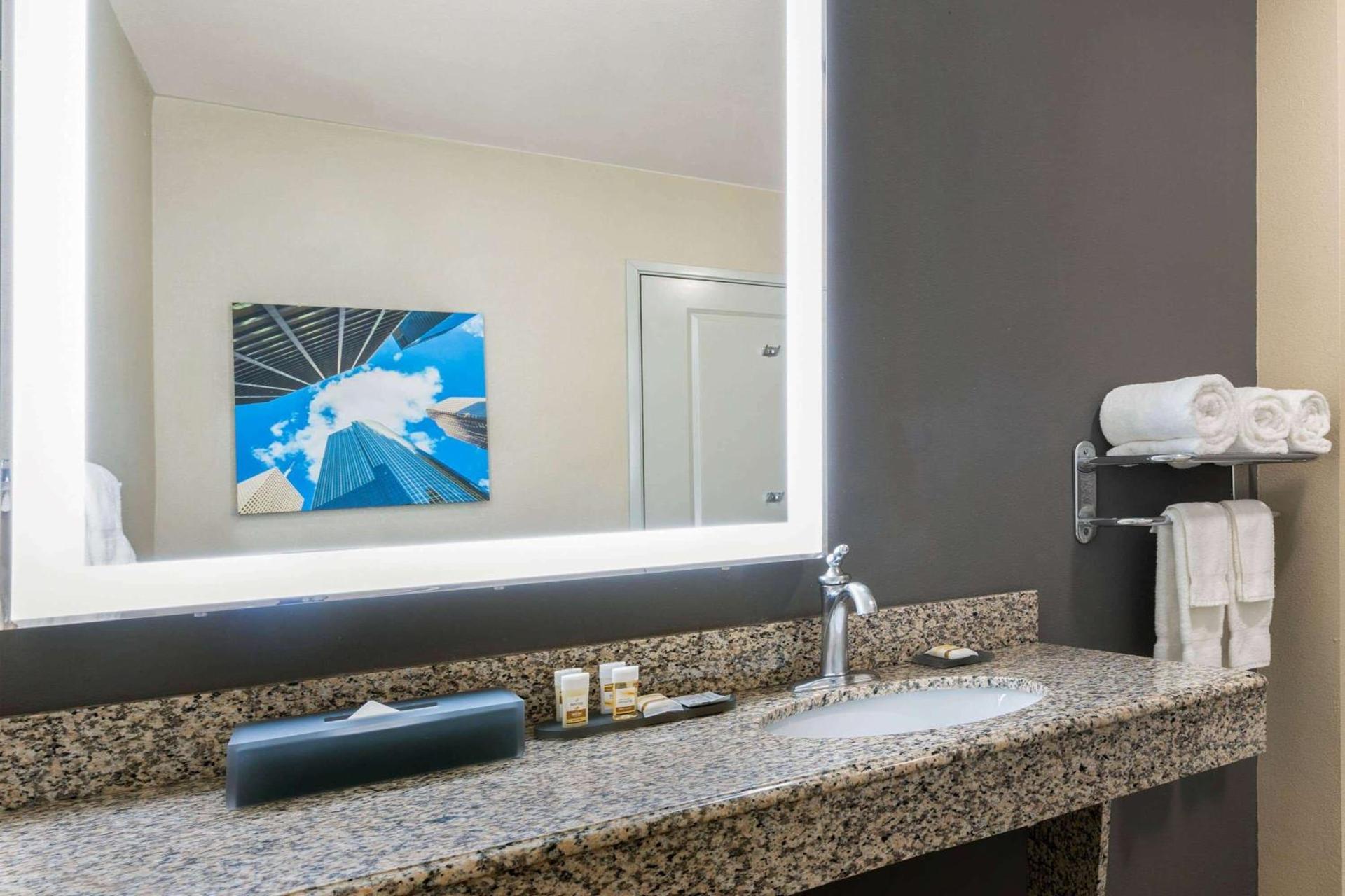 La Quinta by Wyndham Houston Energy Corridor photo 21