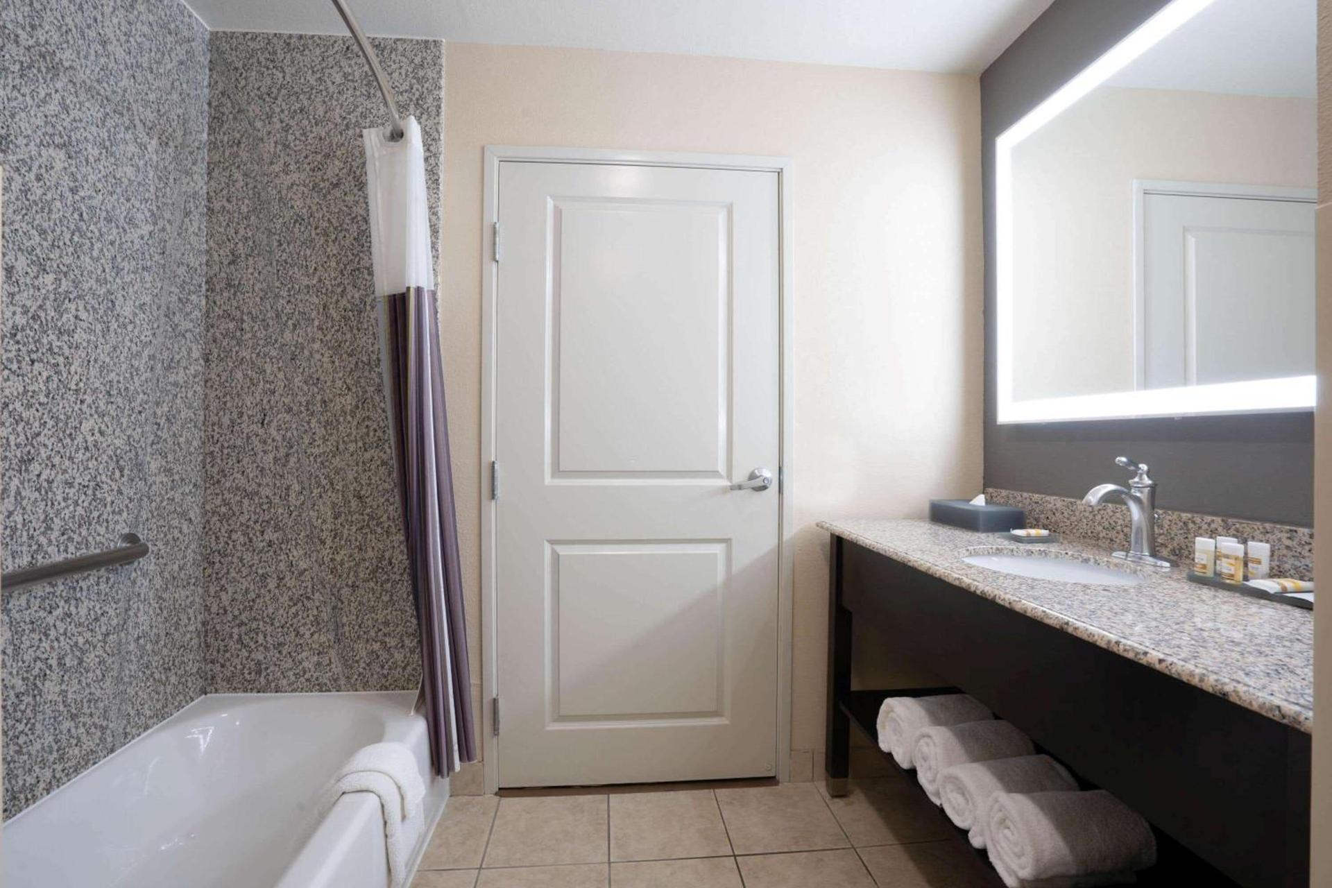 La Quinta by Wyndham Houston Energy Corridor photo 20