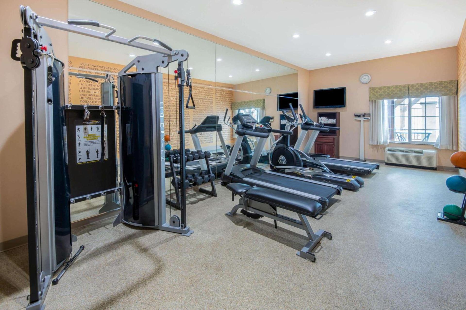 Holiday Inn Express & Suites - Ardmore by IHG photo 4