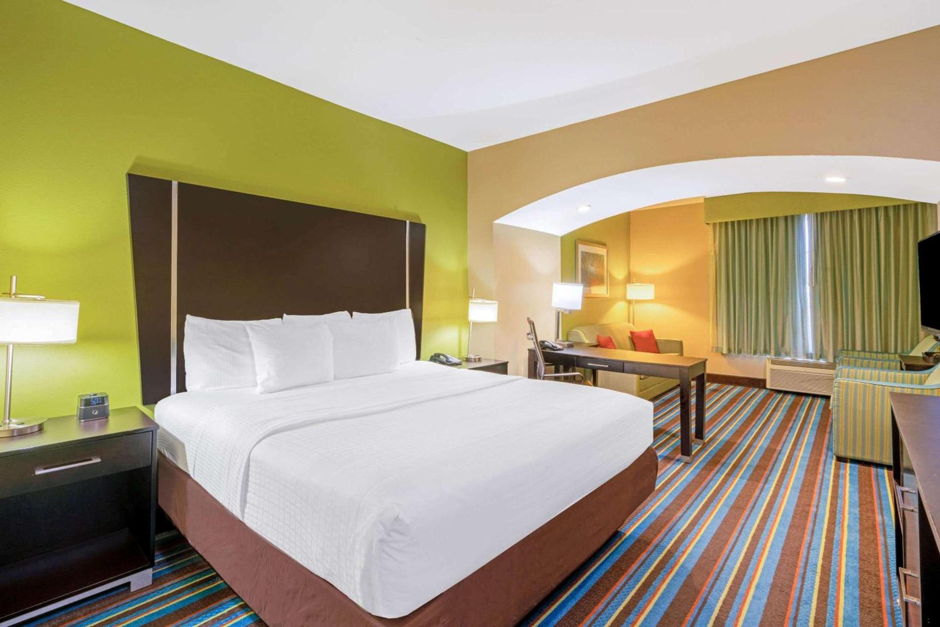 La Quinta by Wyndham Muskogee photo 52