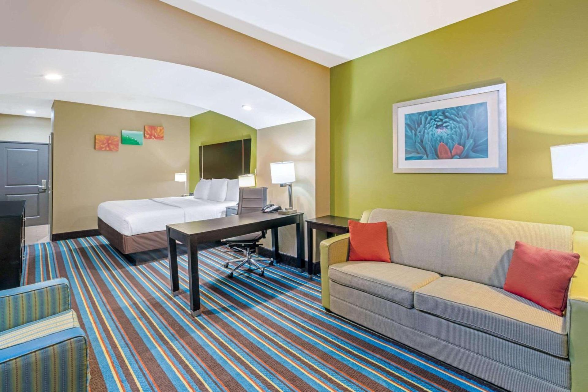 La Quinta by Wyndham Muskogee photo 57