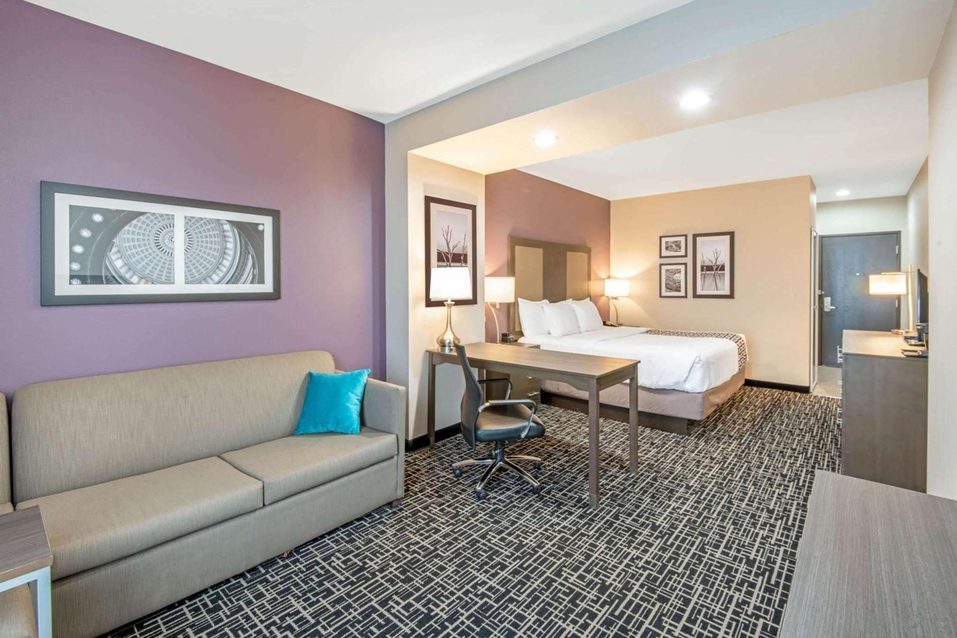 La Quinta by Wyndham Weatherford OK photo 31