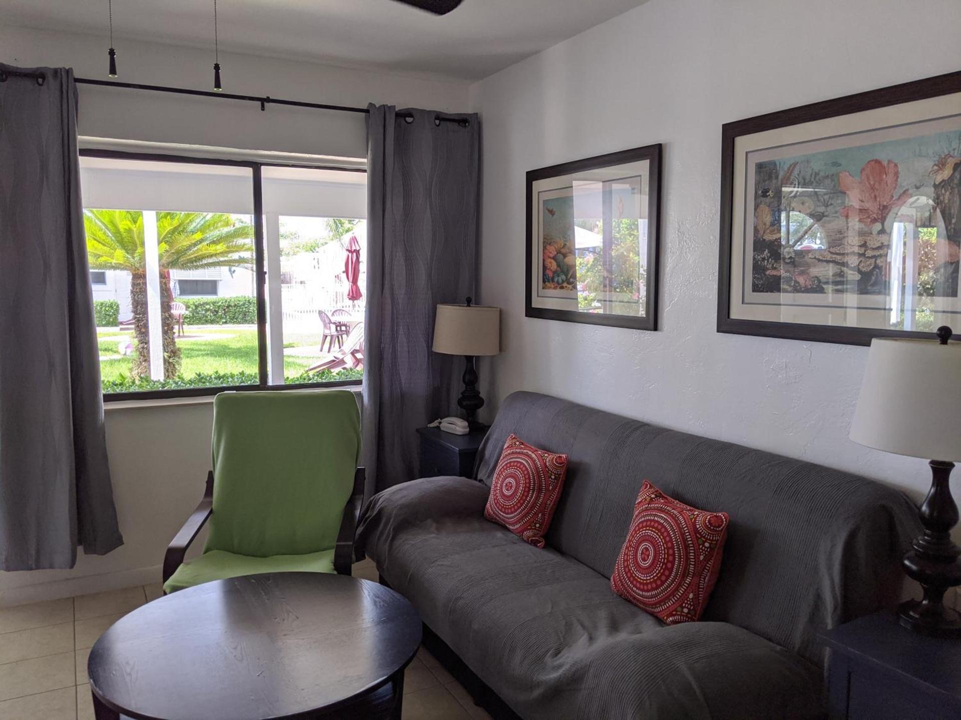 Breakaway Inn Guest House photo 2