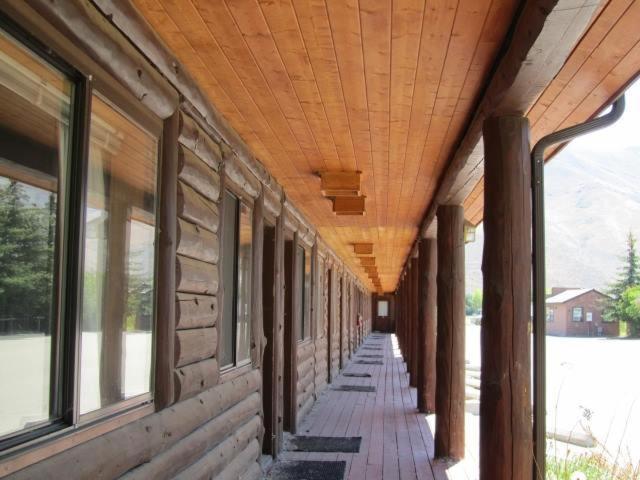 High Country Motel photo 5