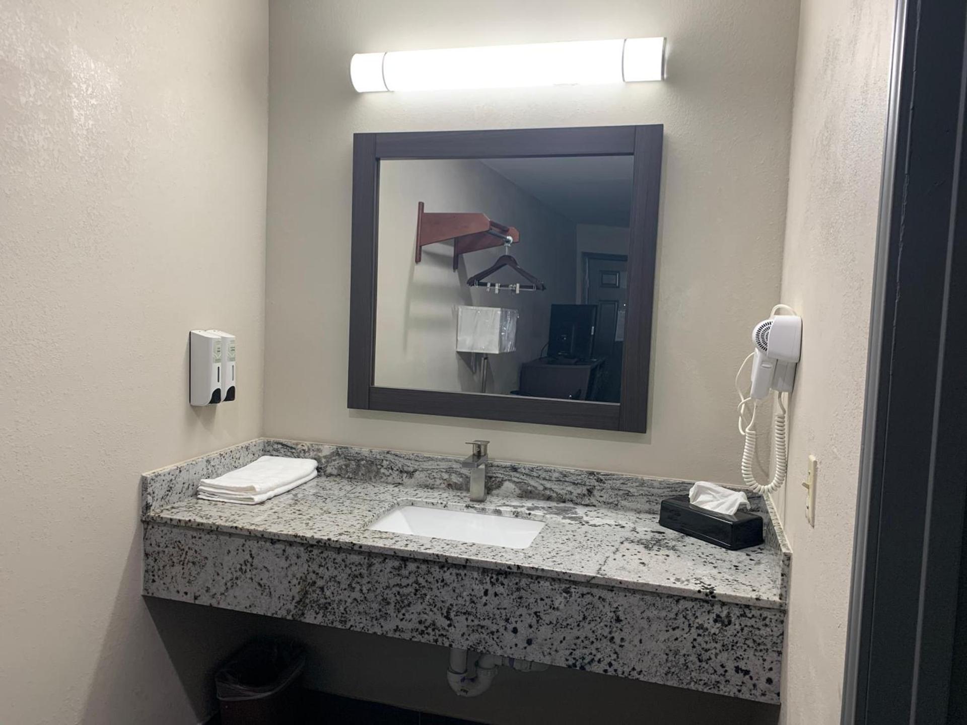 Crescent Park Motel & Suites photo 20
