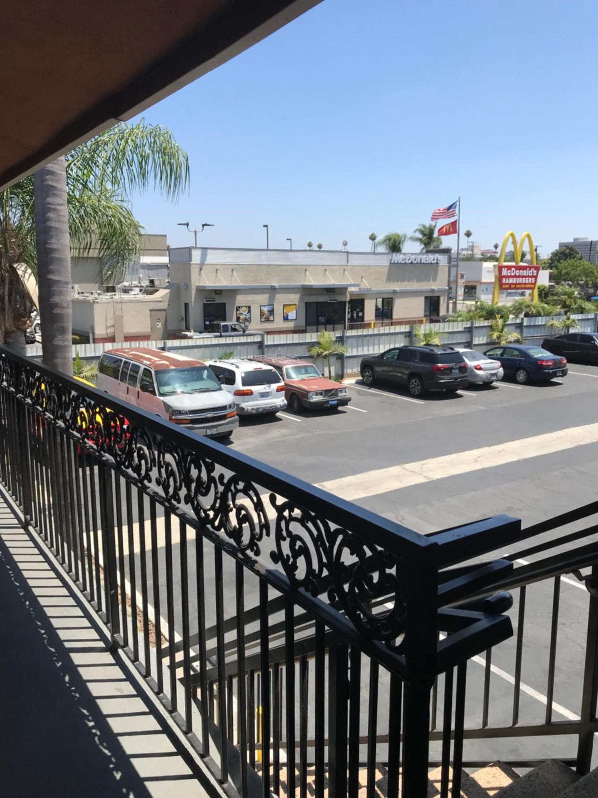 Castaway Motel photo 20