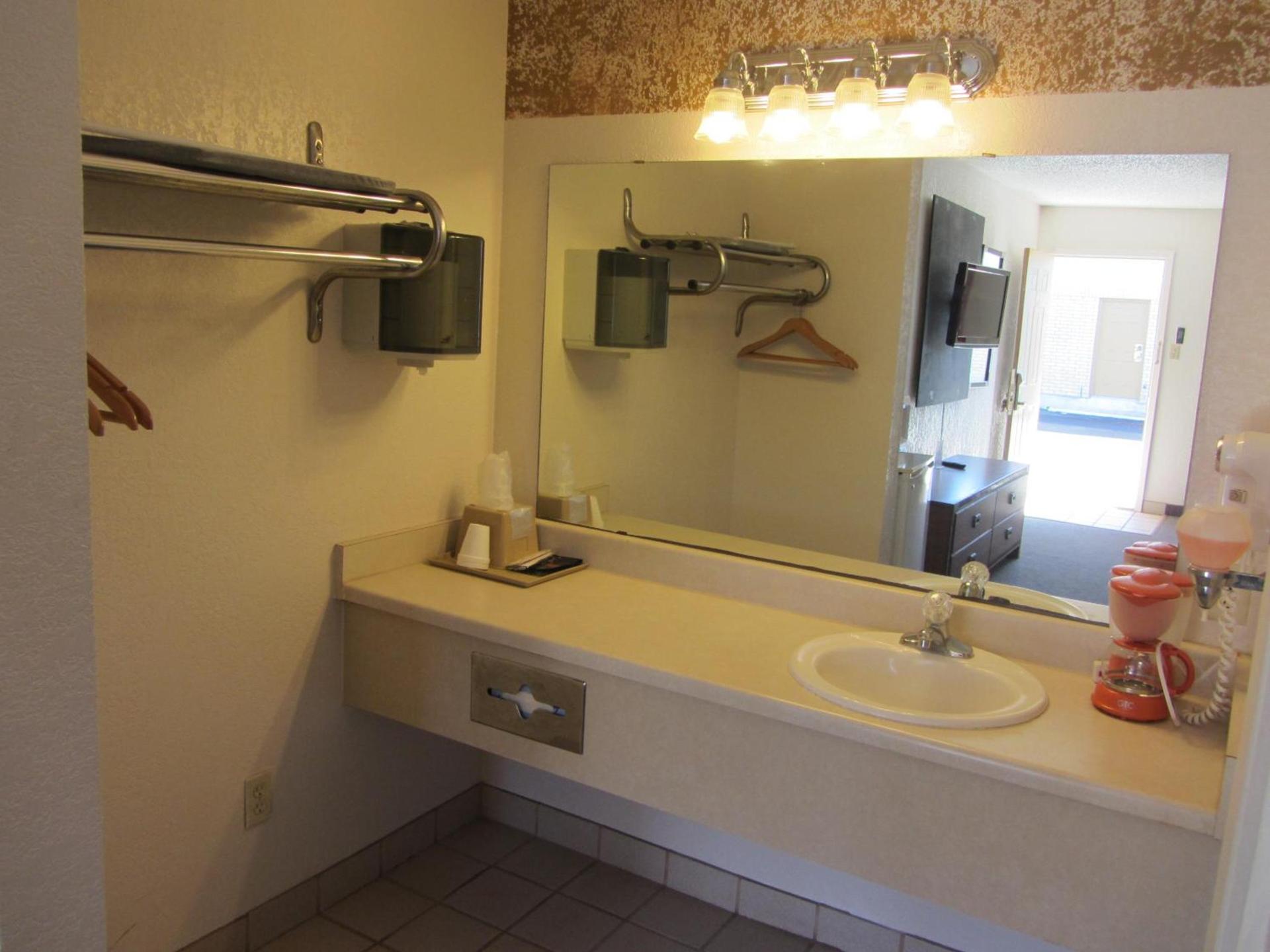 Hebbronville Executive Inn photo 7