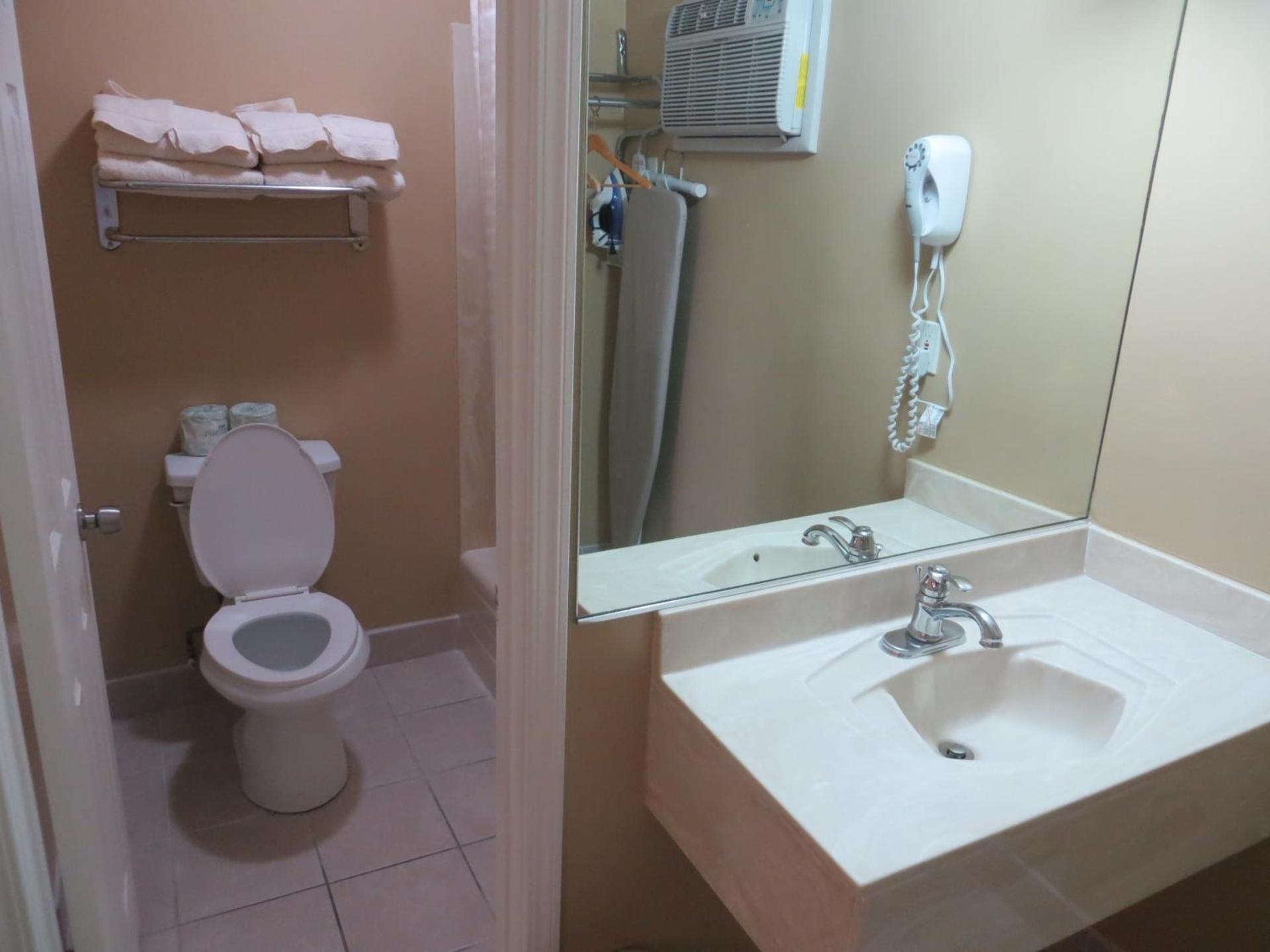 Friendship Motor Inn photo 15