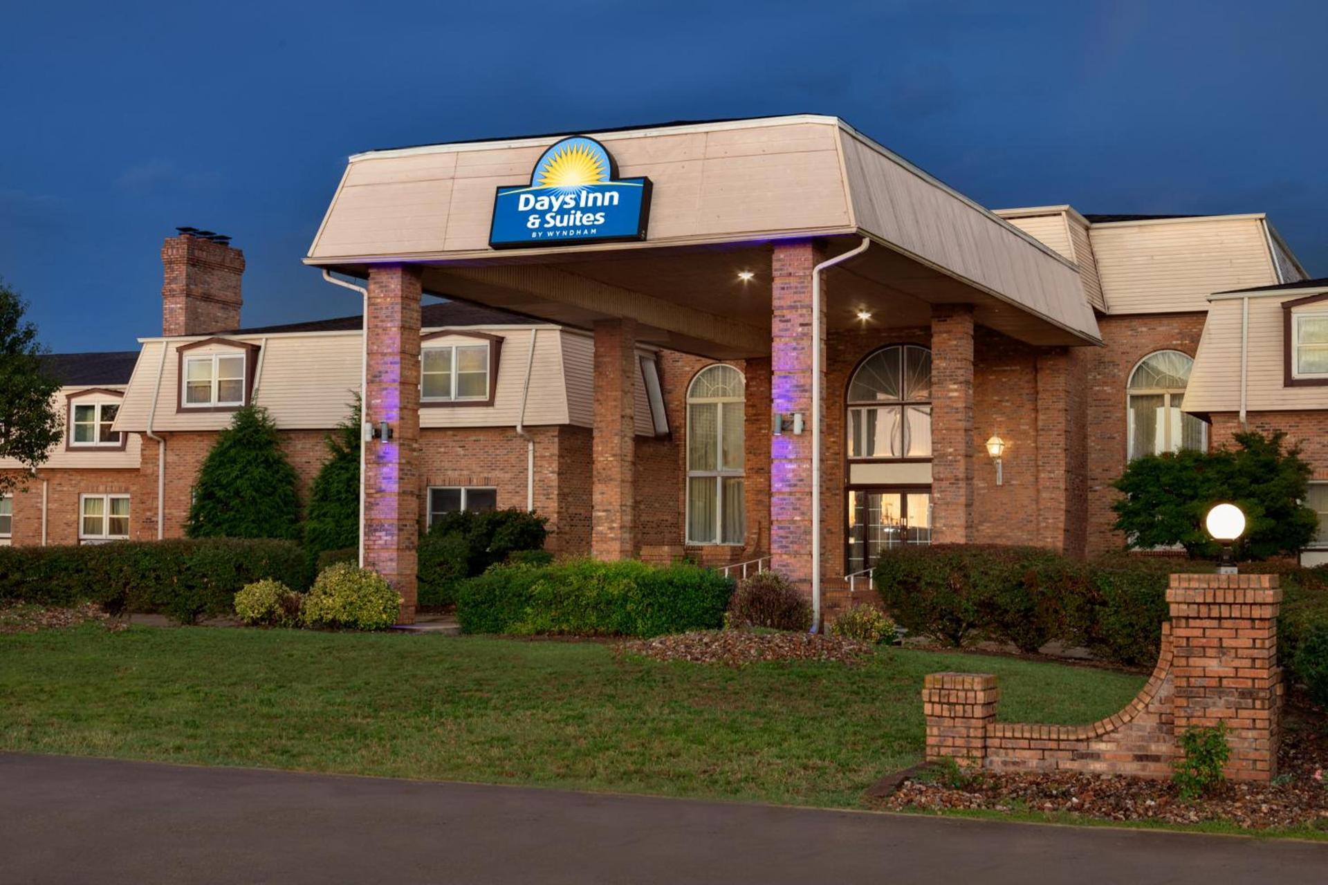Days Inn and Suites by Wyndham Sikeston photo 36