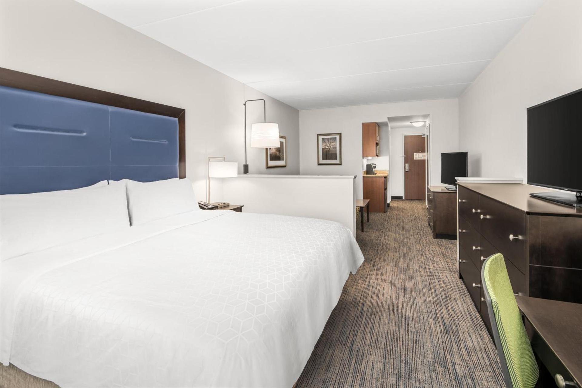 Holiday Inn Express & Suites Wilmington-Newark by IHG photo 30