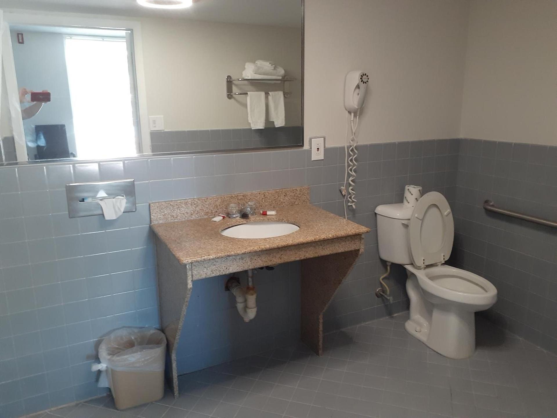 Travelodge by Wyndham Virginia Beach Bay Beach photo 5