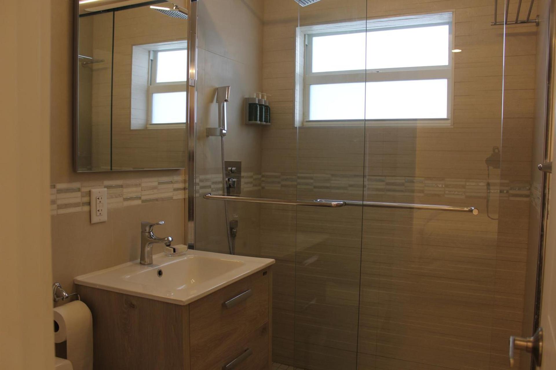 Diane Oceanfront Suites photo 23