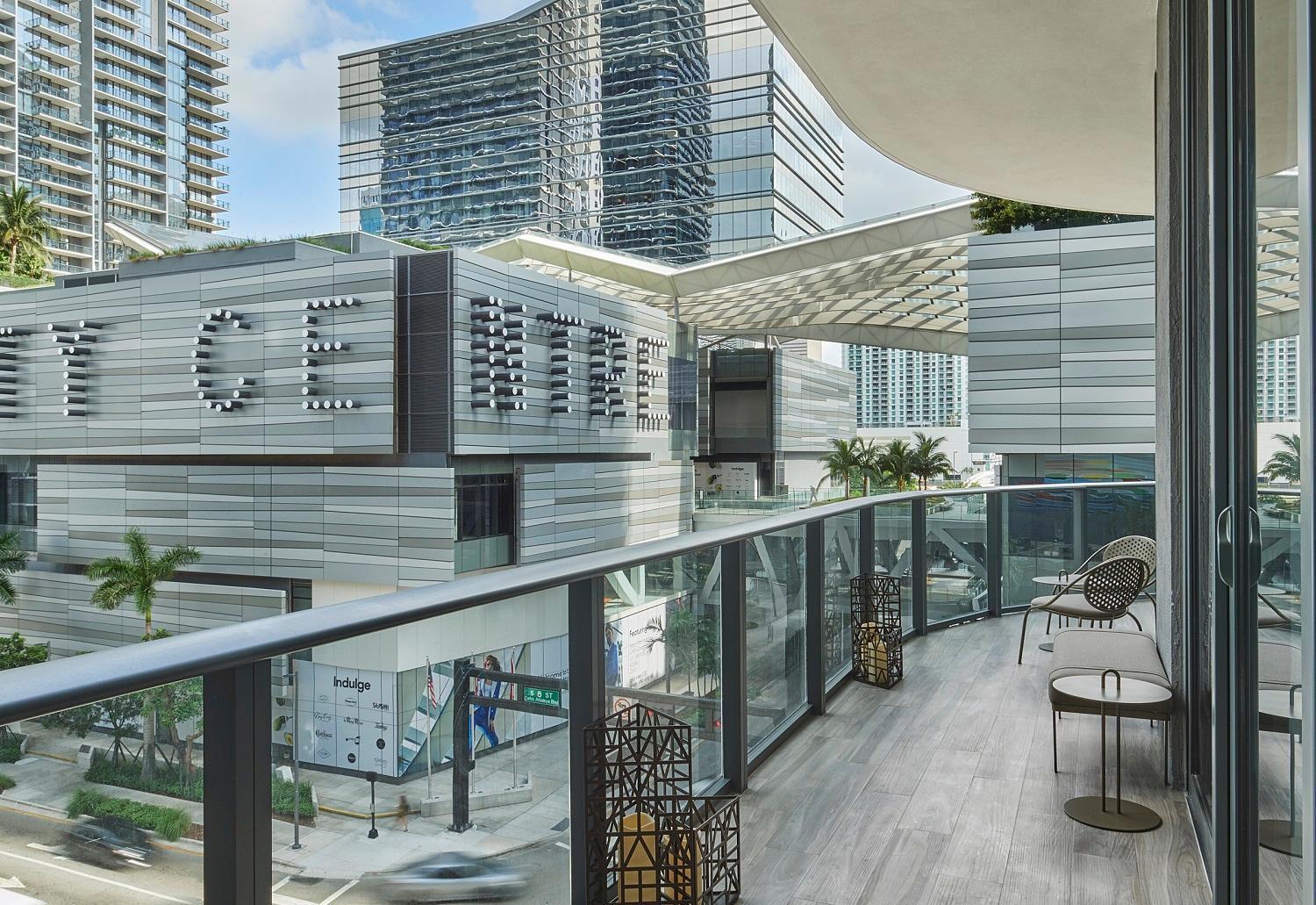 SLS LUX Brickell photo 10