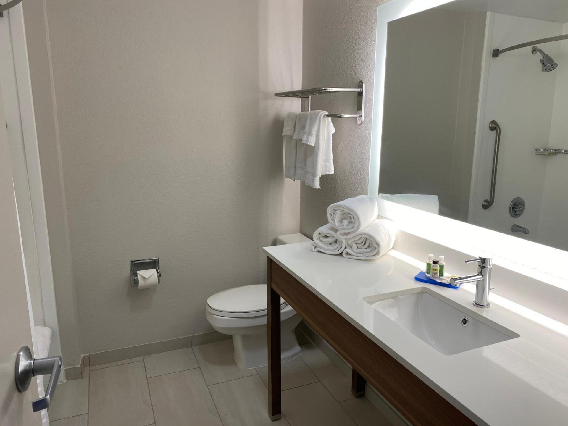 Holiday Inn Express Blowing Rock South, an IHG Hotel photo 59
