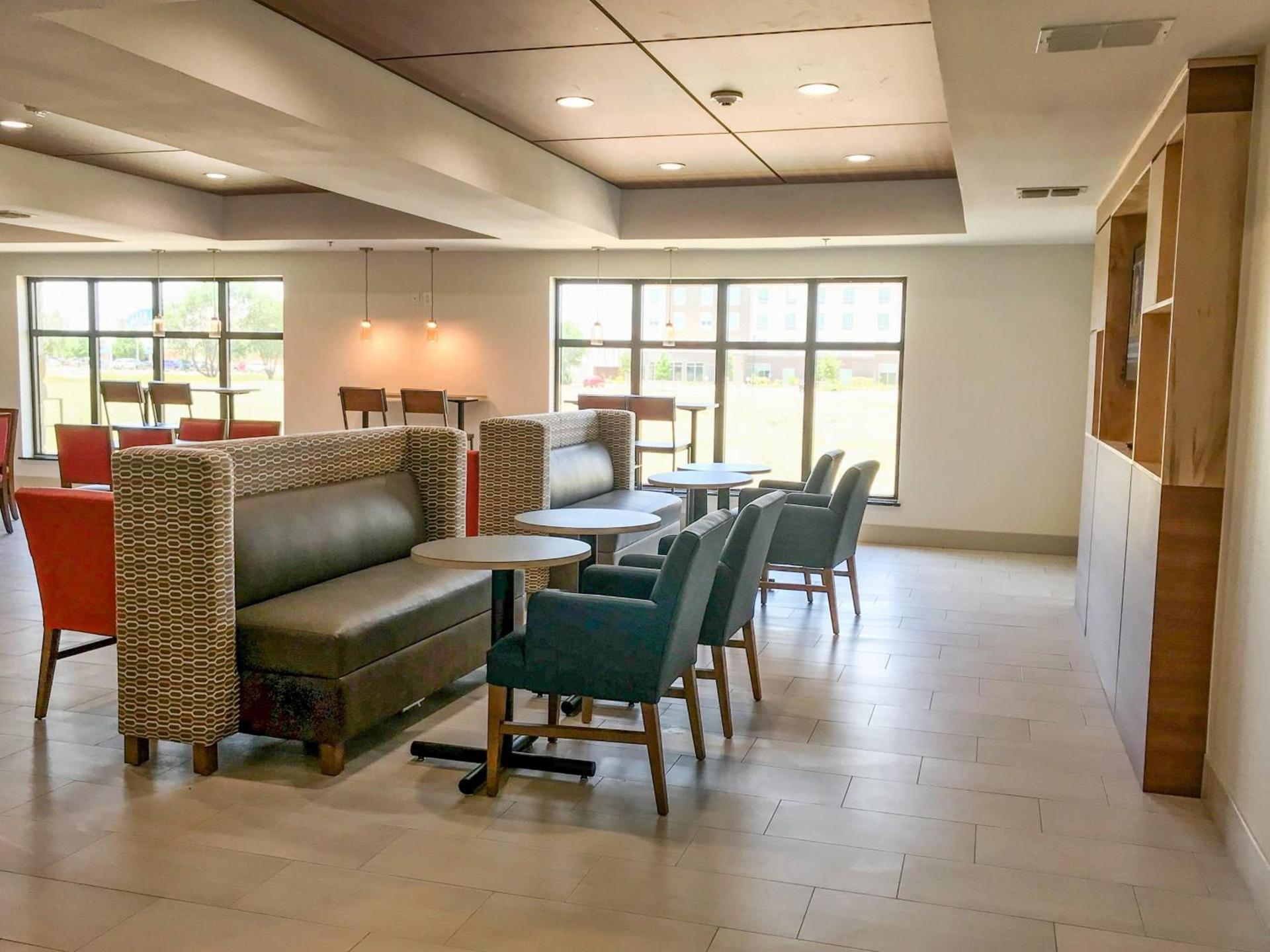 Holiday Inn Express & Suites Lubbock West by IHG photo 23