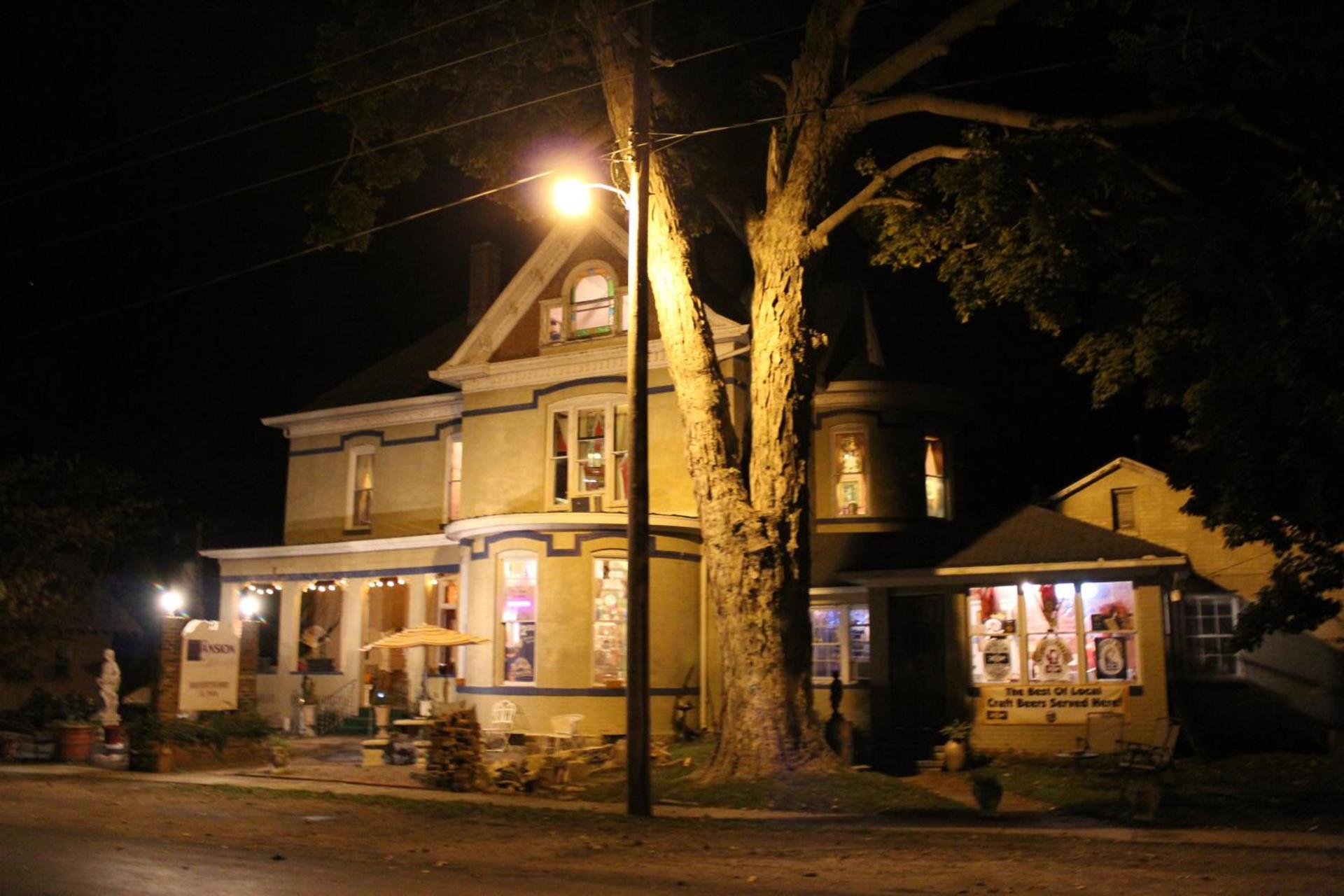 Riverview Mansion Hotel photo 29