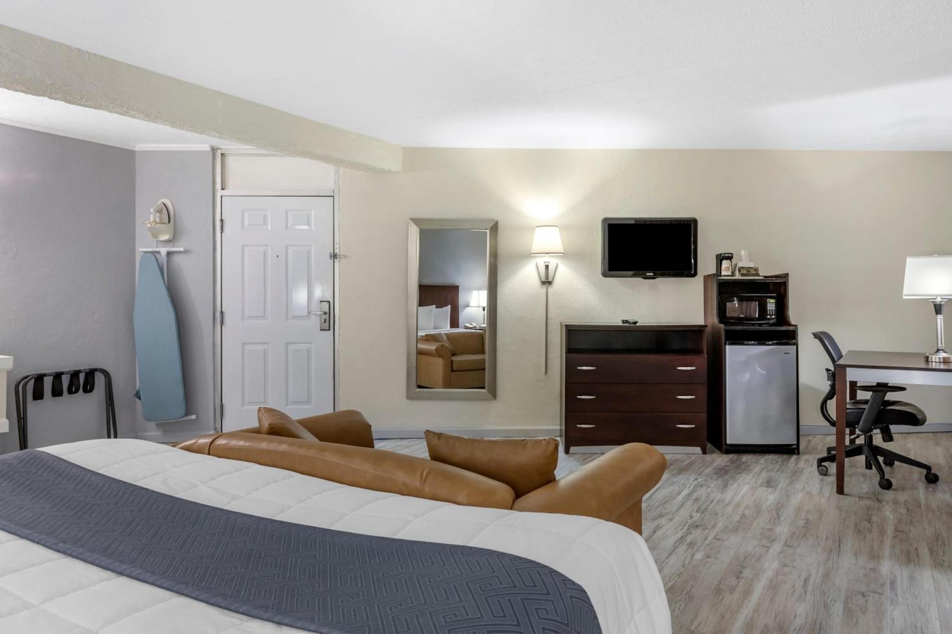 Econo Lodge Conway Central photo 8