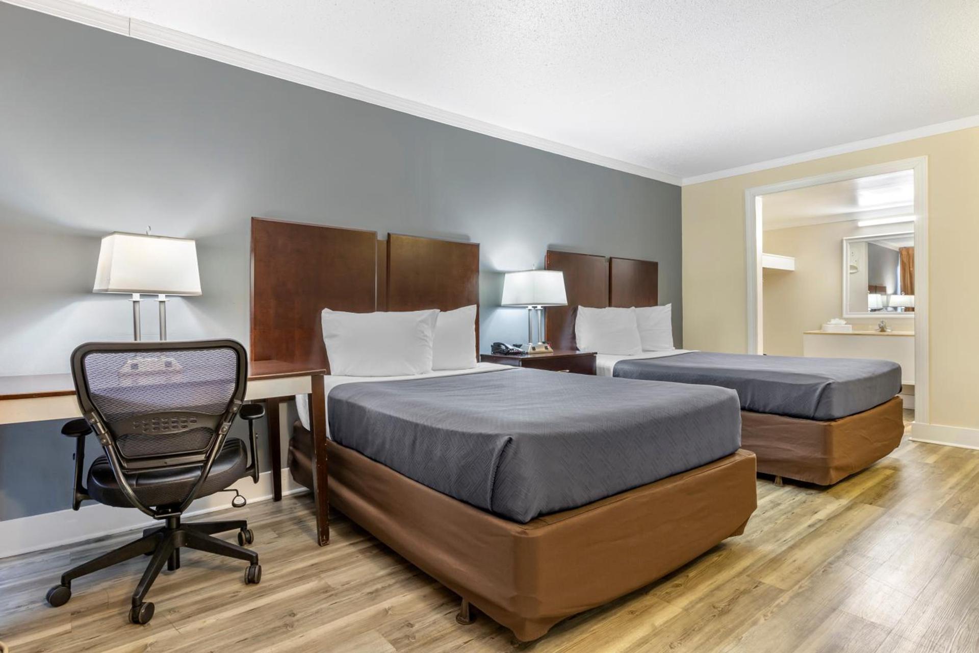 Econo Lodge Conway Central photo 5