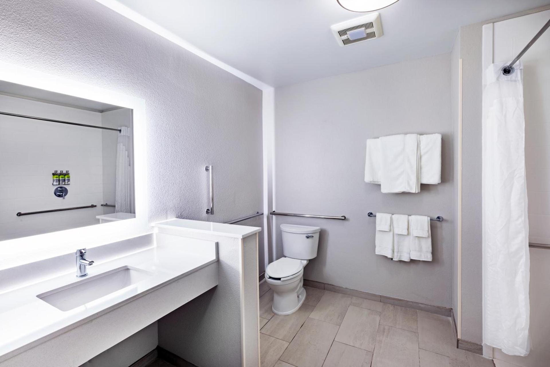Holiday Inn Express & Suites - Parsons by IHG photo 7