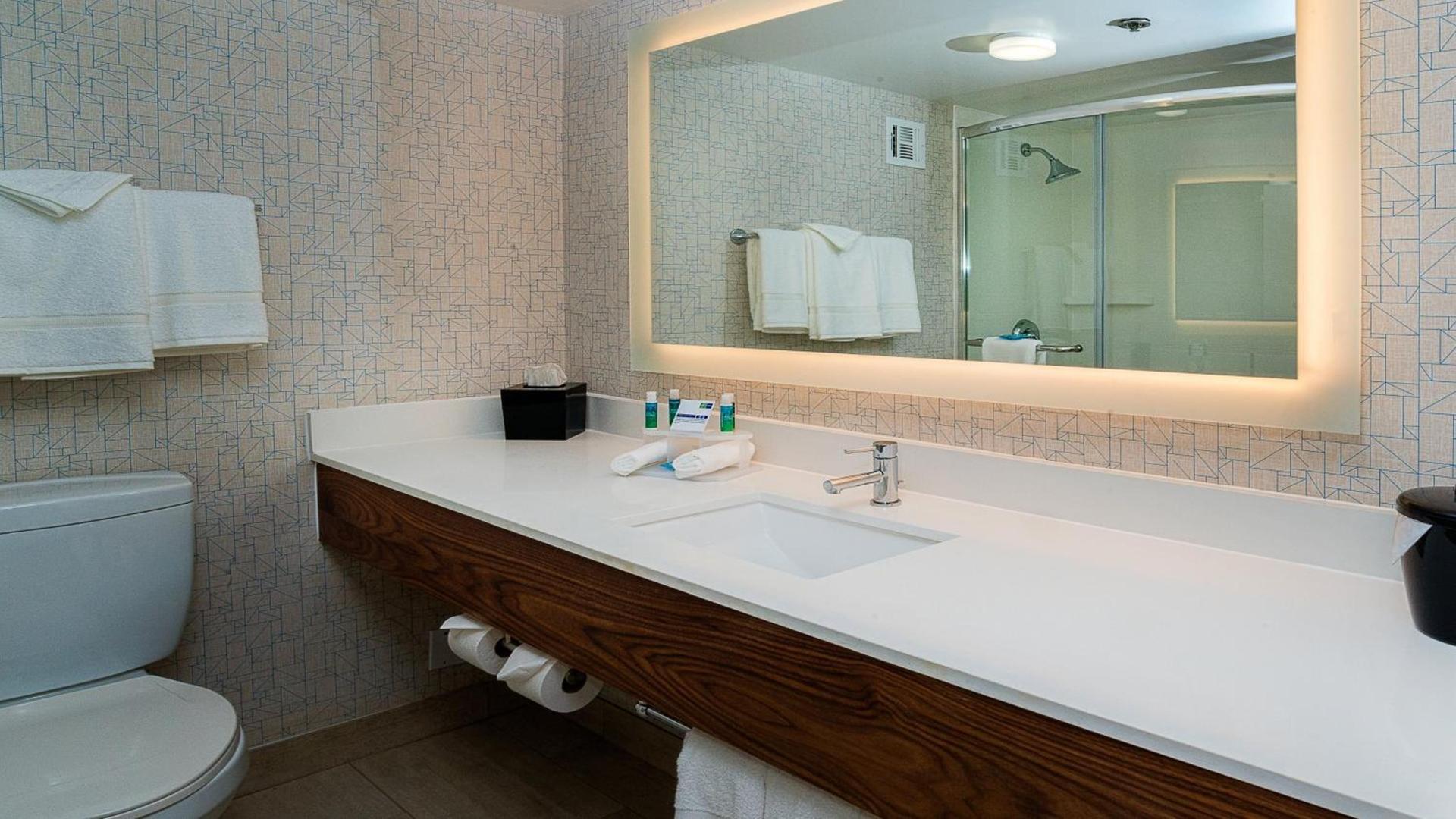 Holiday Inn Express Fullerton-Anaheim by IHG photo 27