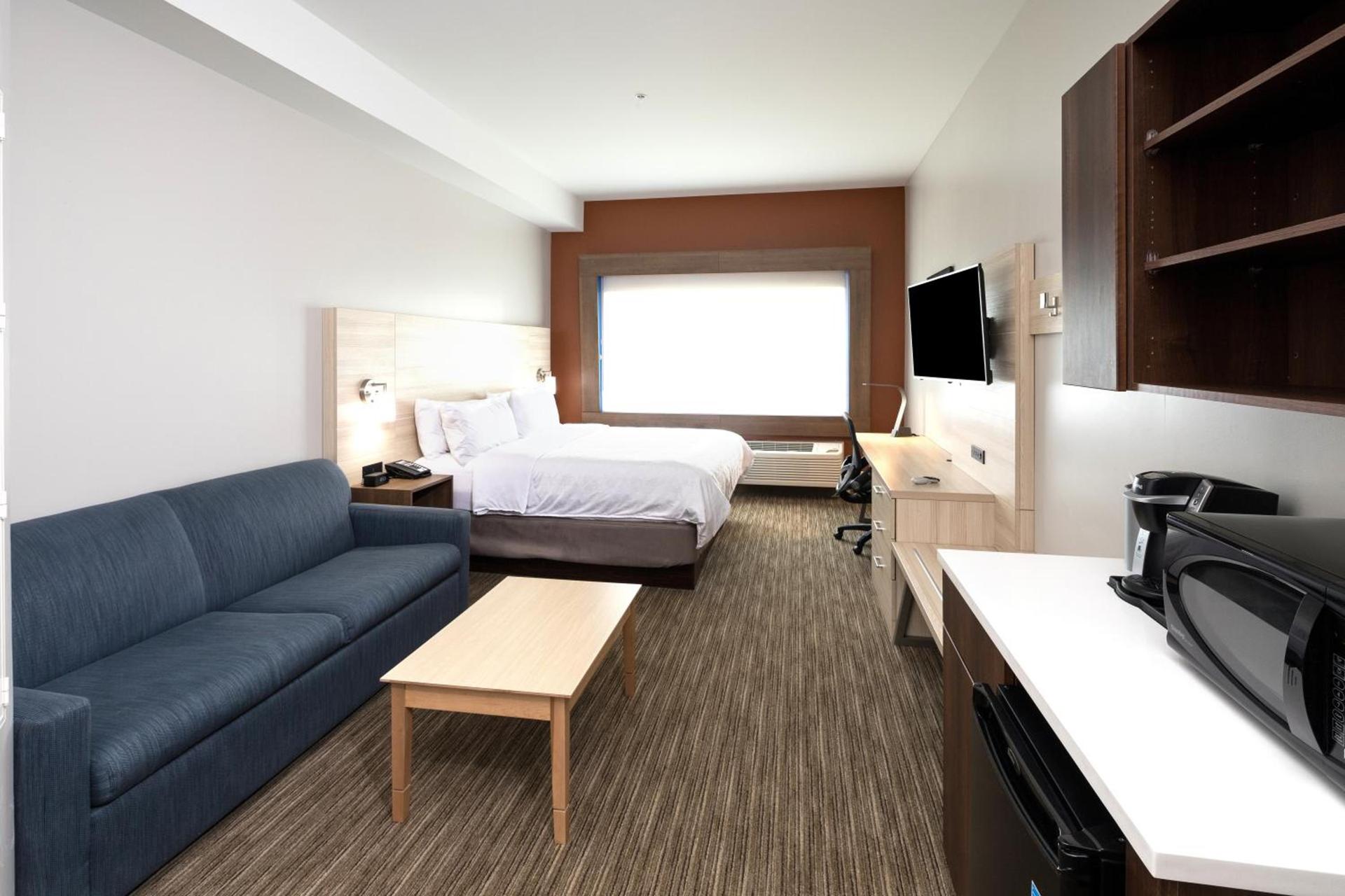 Holiday Inn Express & Suites - Portage by IHG photo 8