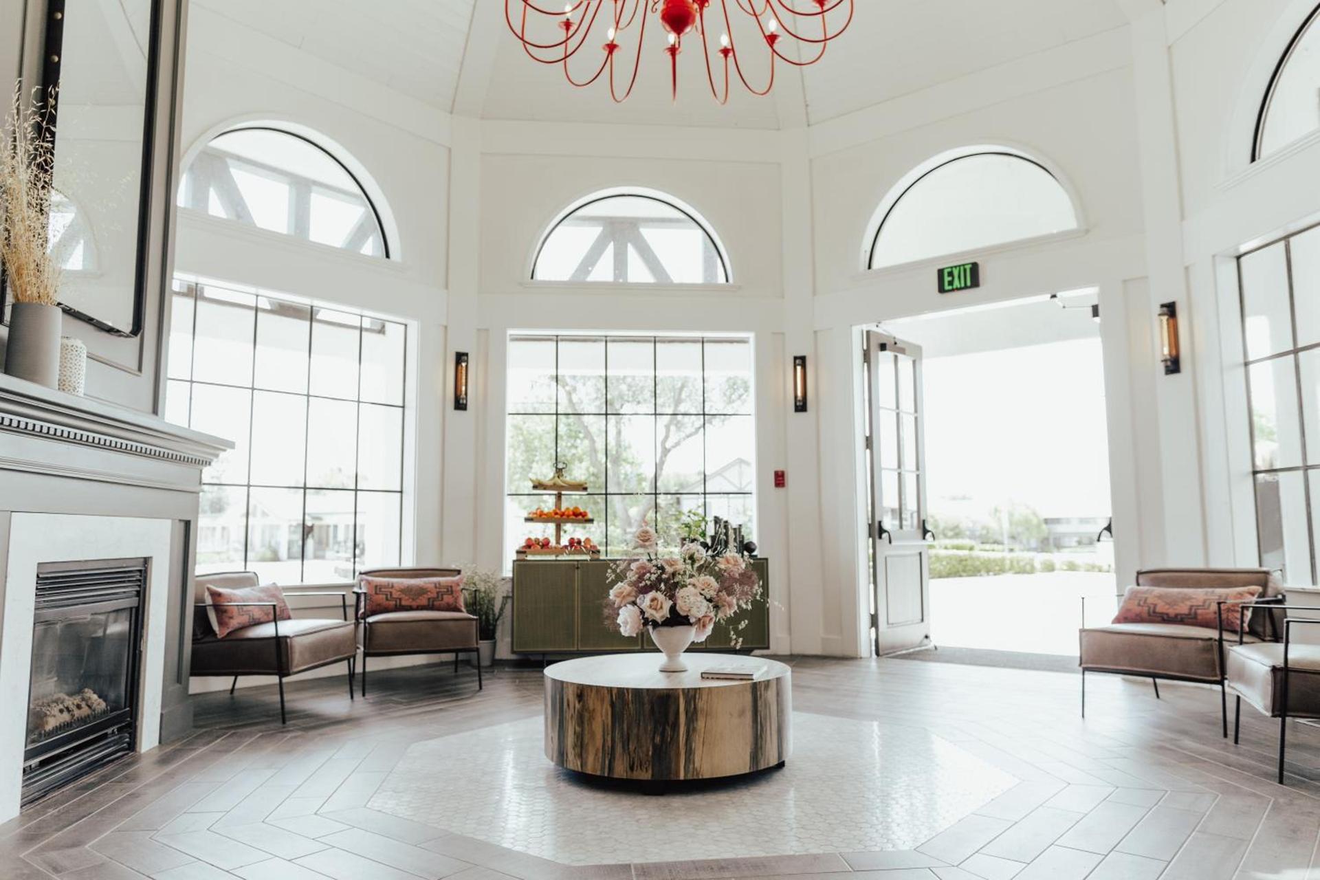 Vinland Hotel and Lounge photo 4
