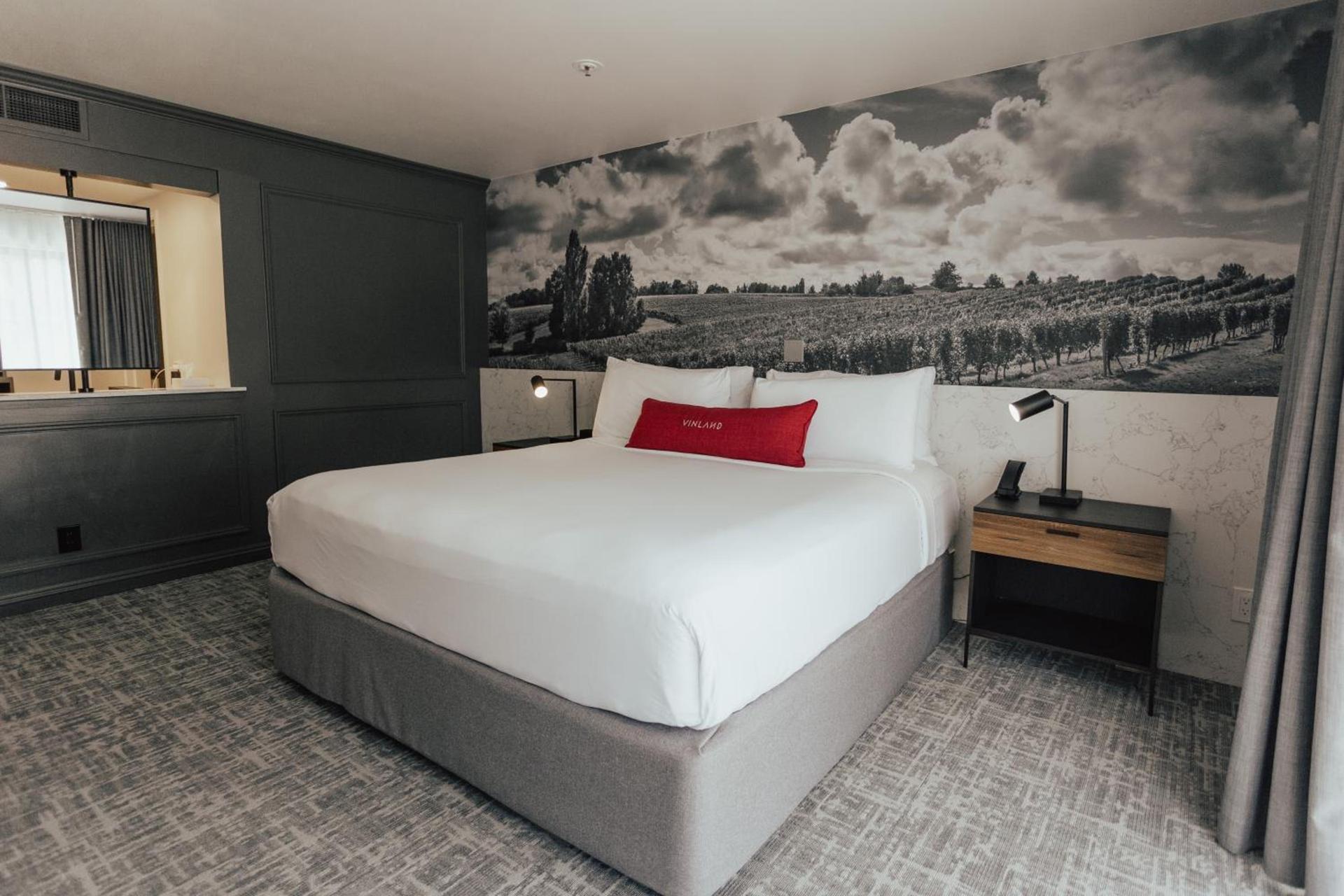 Vinland Hotel and Lounge photo 72