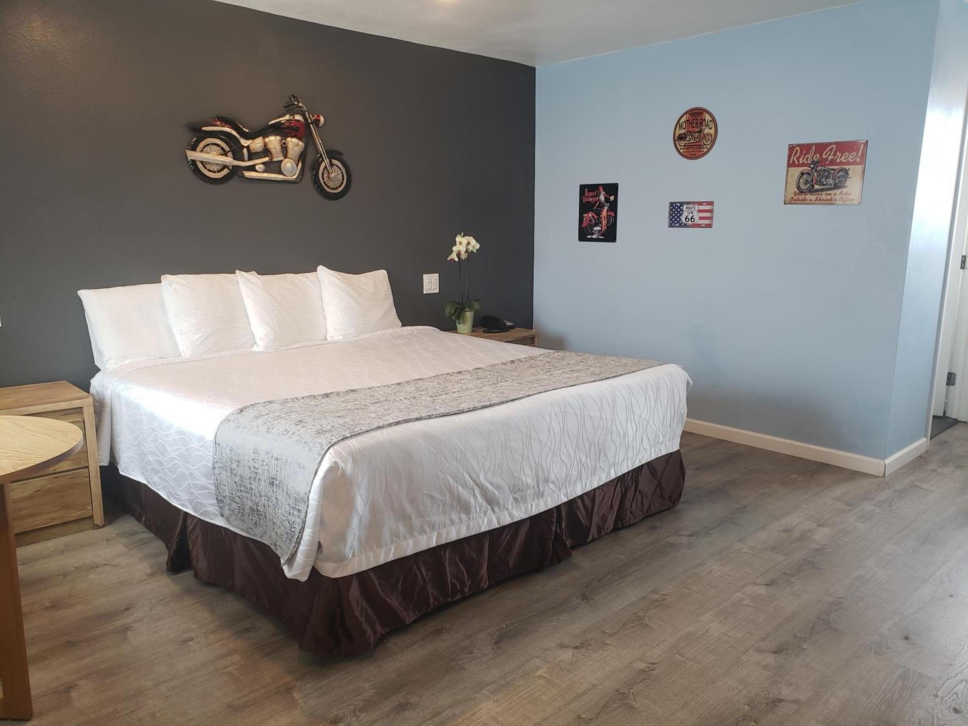 Deluxe Inn photo 6