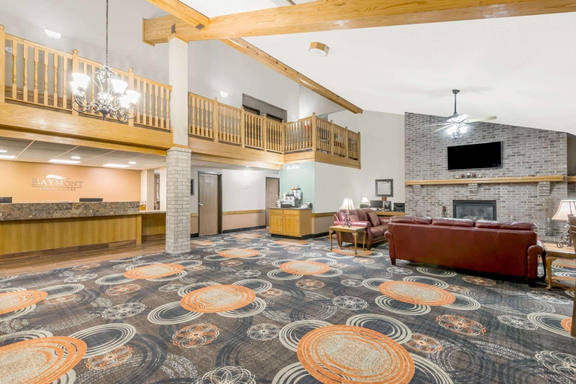 Baymont by Wyndham Marshalltown photo 2