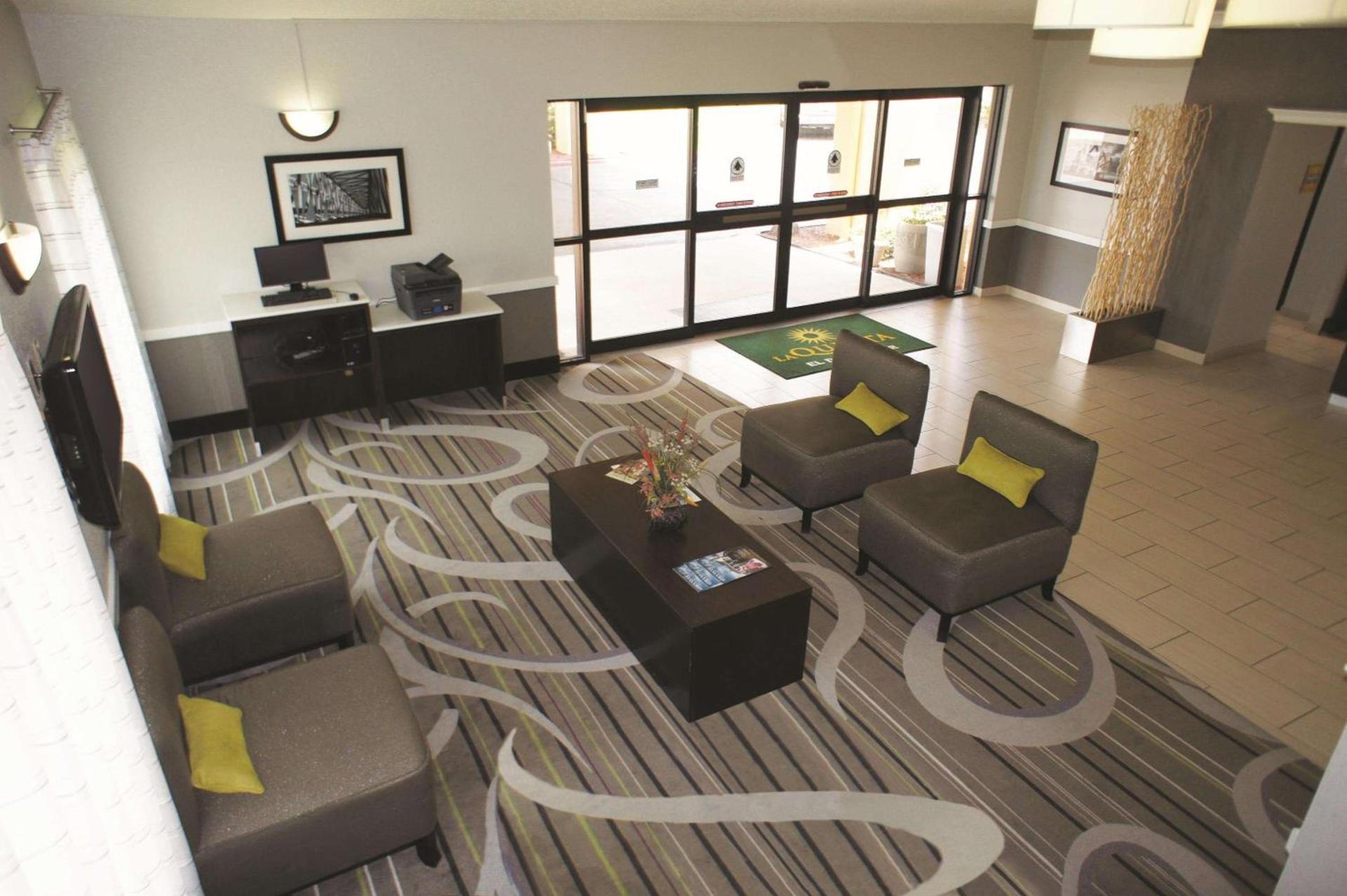 La Quinta Inn by Wyndham El Dorado photo 3