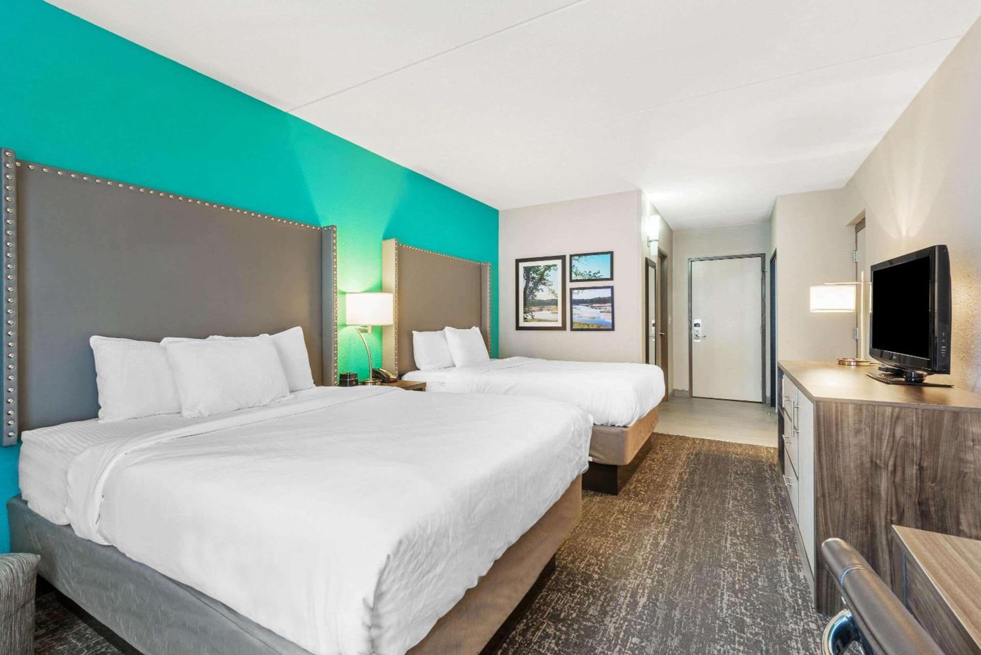 La Quinta by Wyndham Jamestown photo 4