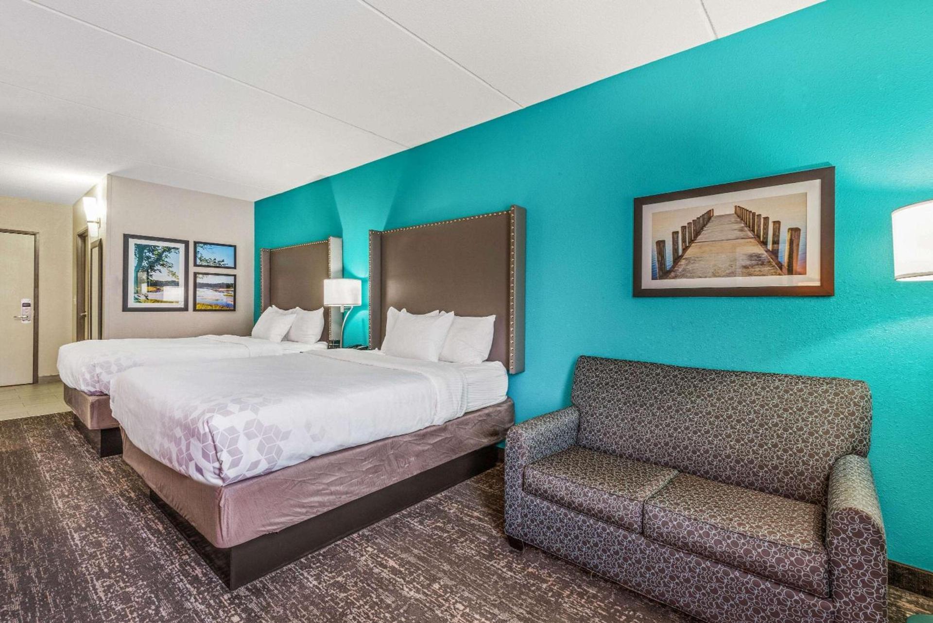 La Quinta by Wyndham Jamestown photo 18