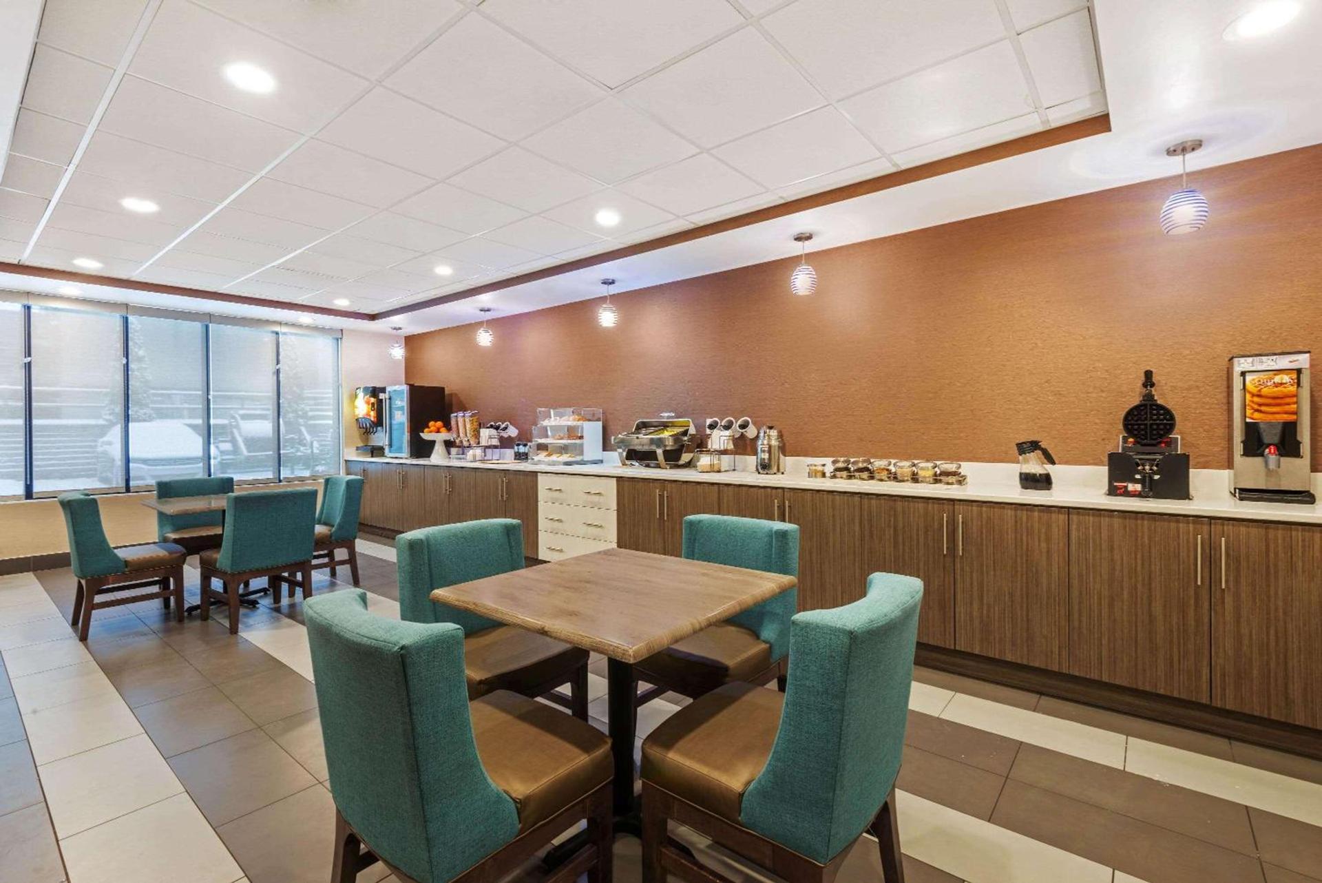 La Quinta by Wyndham Jamestown photo 15