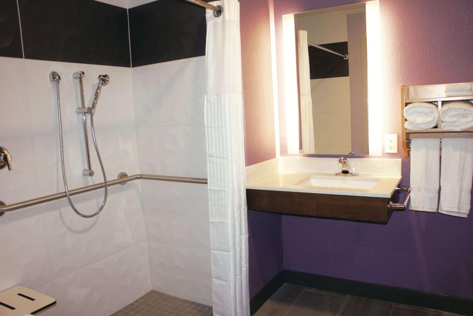 La Quinta by Wyndham Madera photo 24
