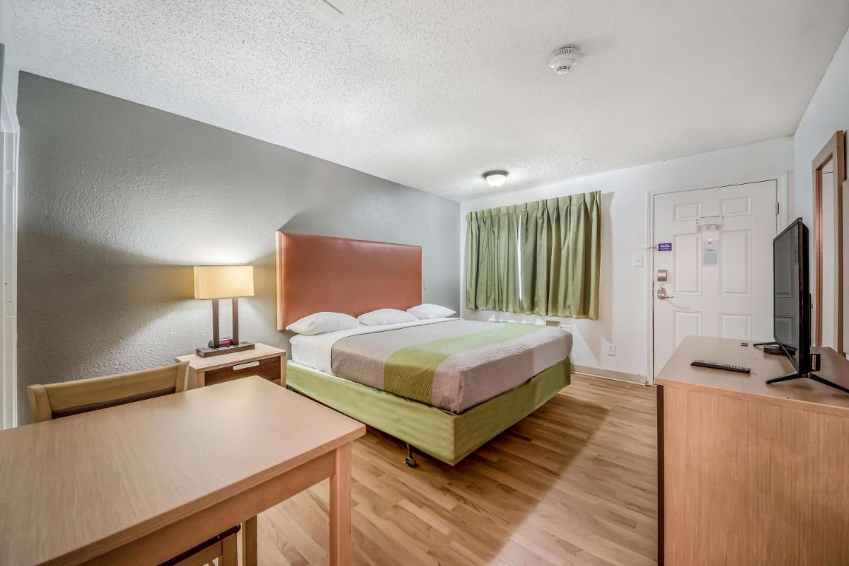Motel 6 Corpus Christi, TX - North photo 14