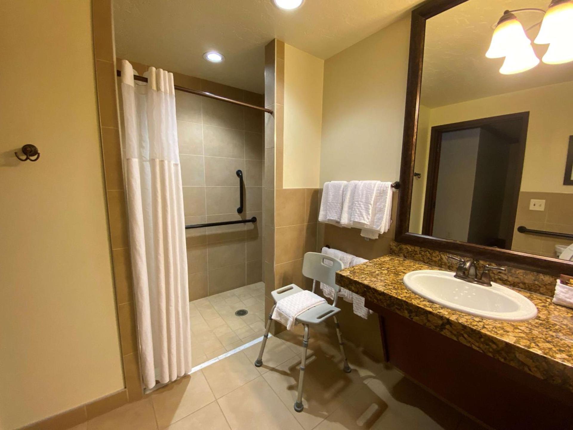 Best Western Plus Greenwell Inn photo 46