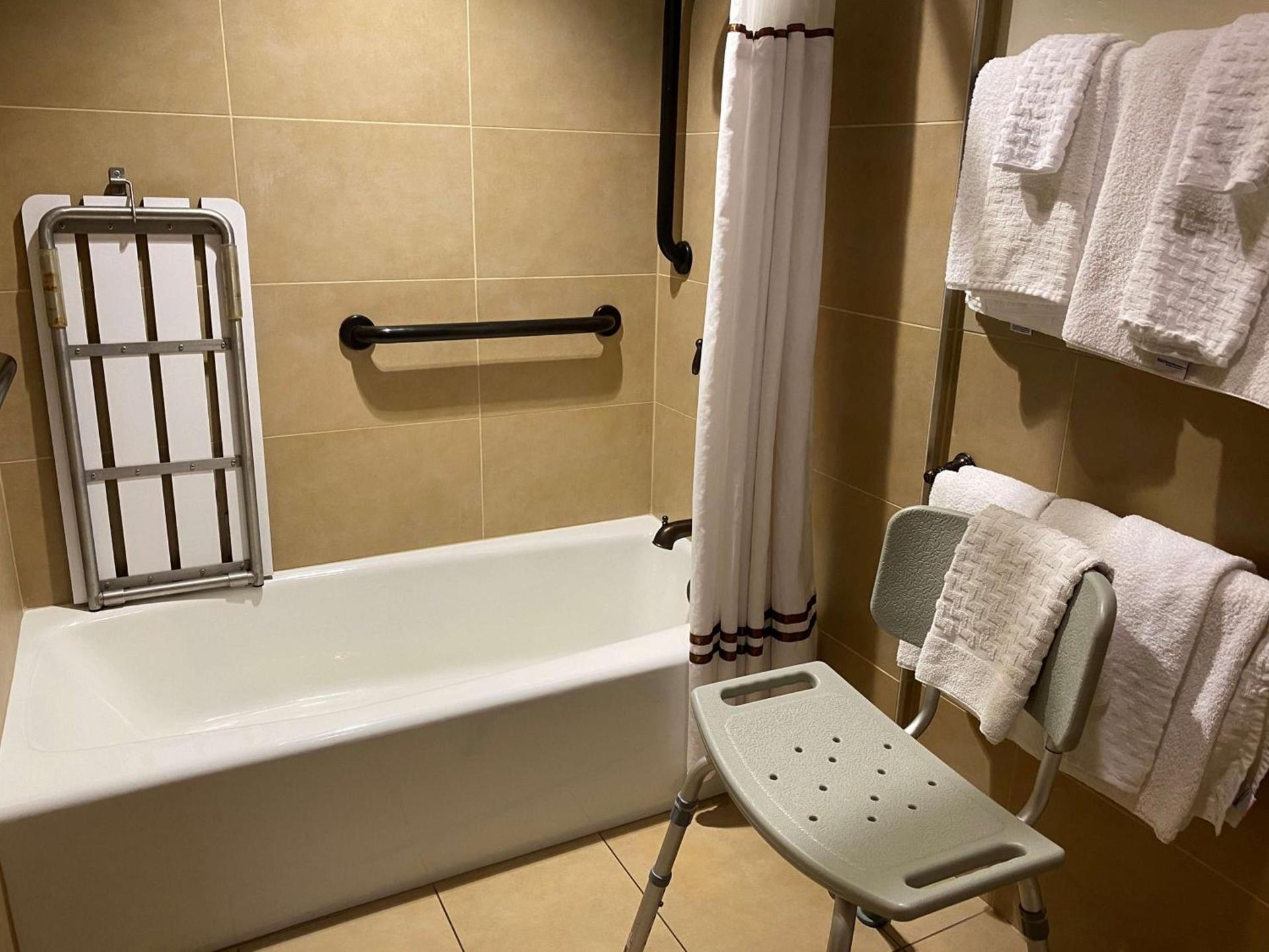 Best Western Plus Greenwell Inn photo 44