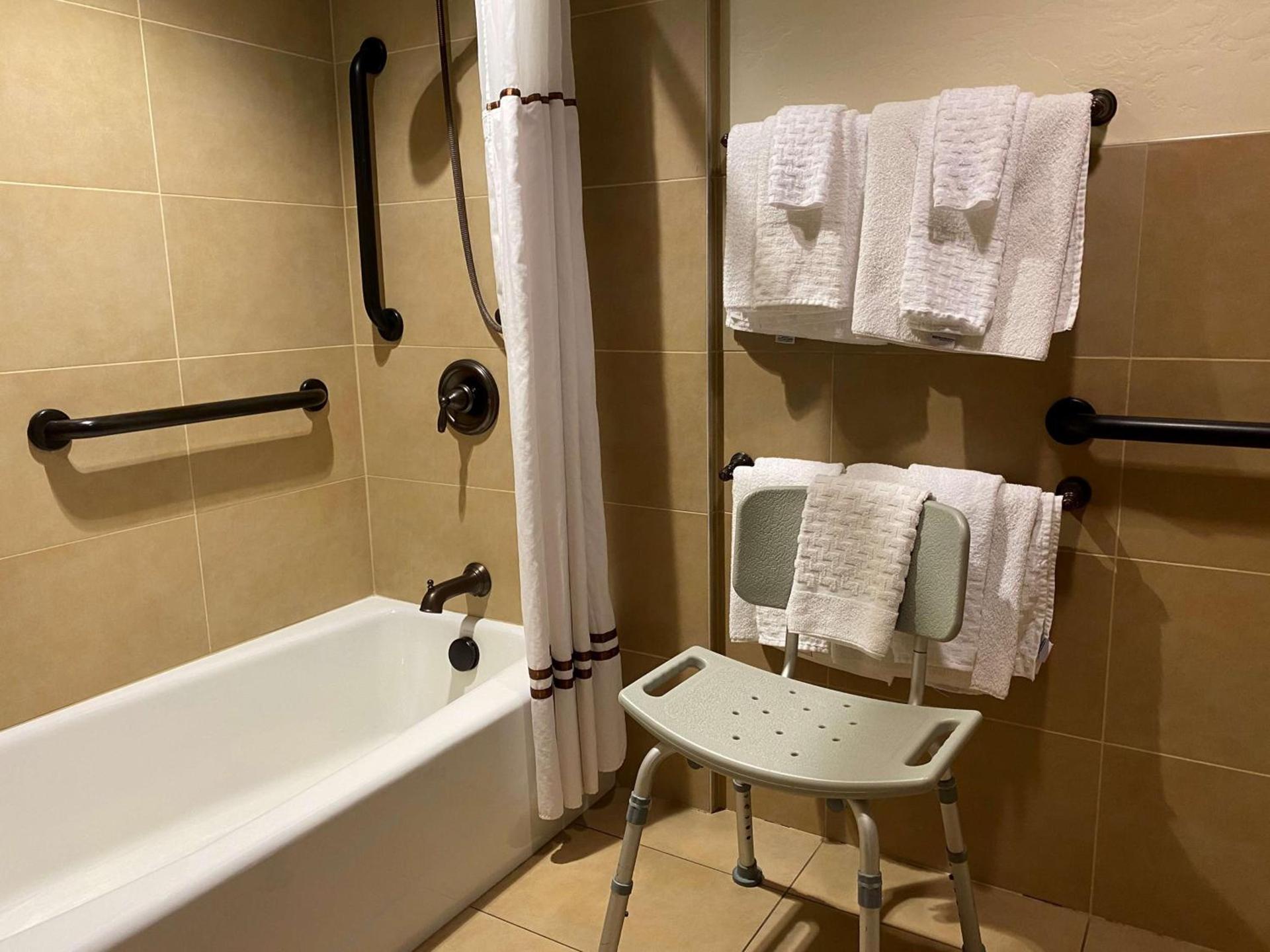 Best Western Plus Greenwell Inn photo 45
