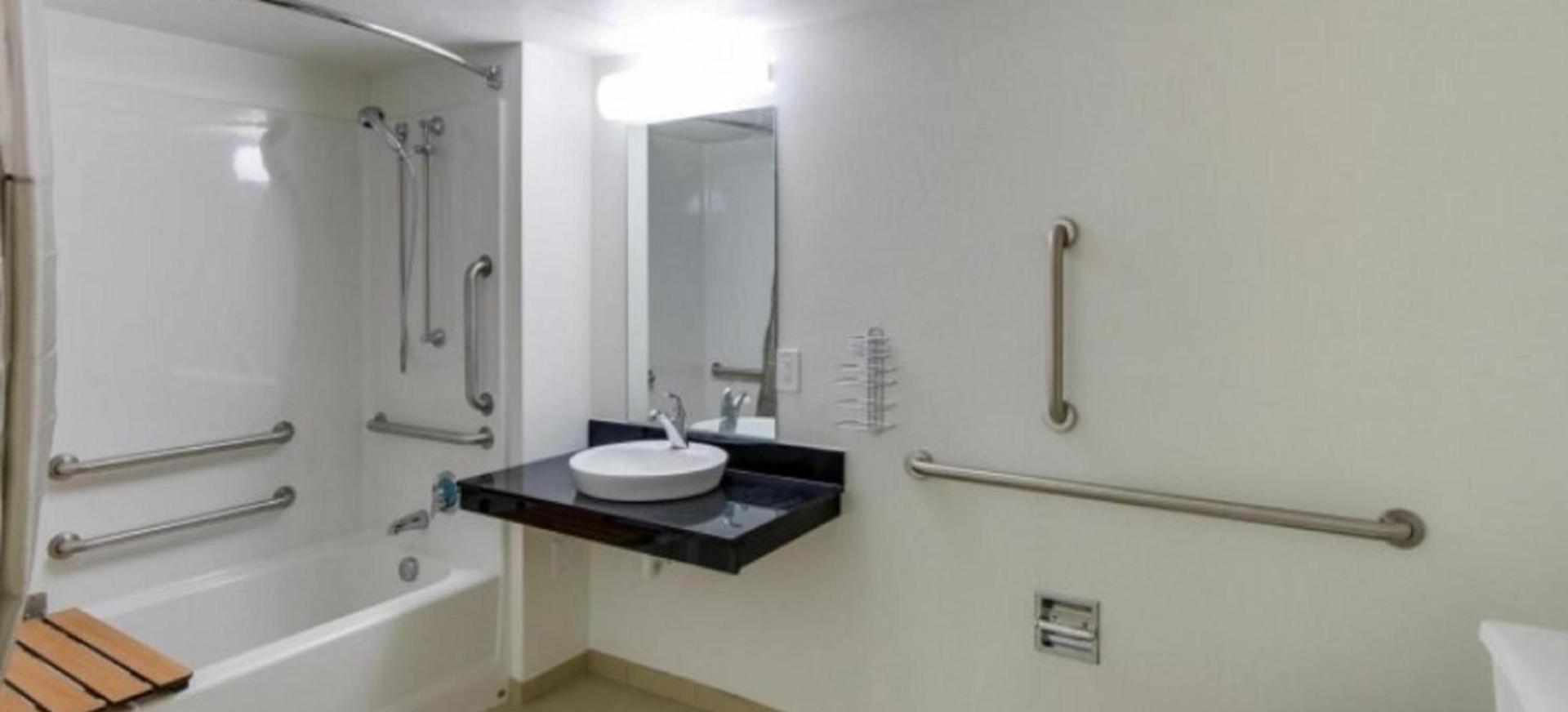 Motel 6 Fort Worth, Tx - Stockyards photo 11