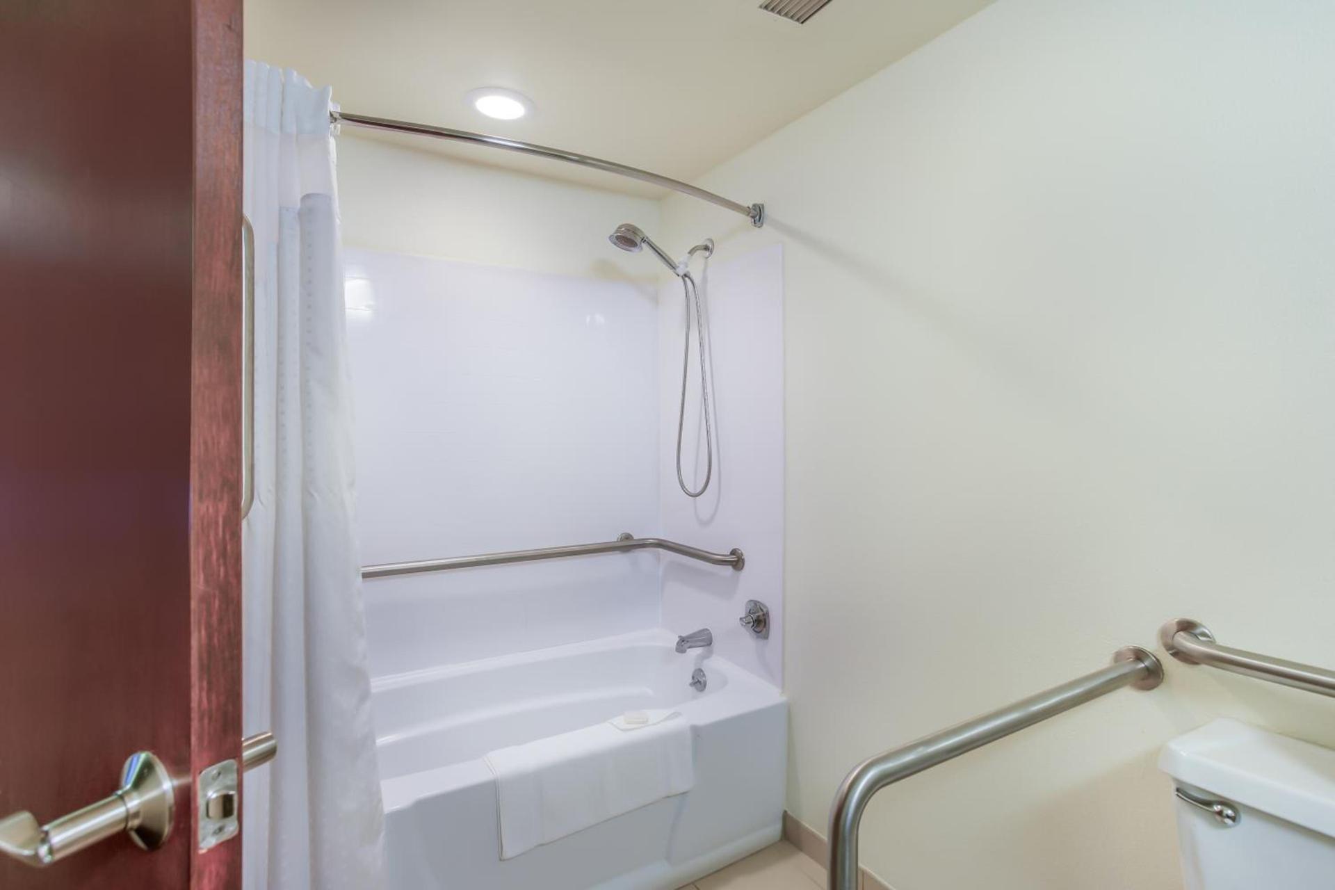 Burrstone Inn, an Ascend Collection Hotel photo 16