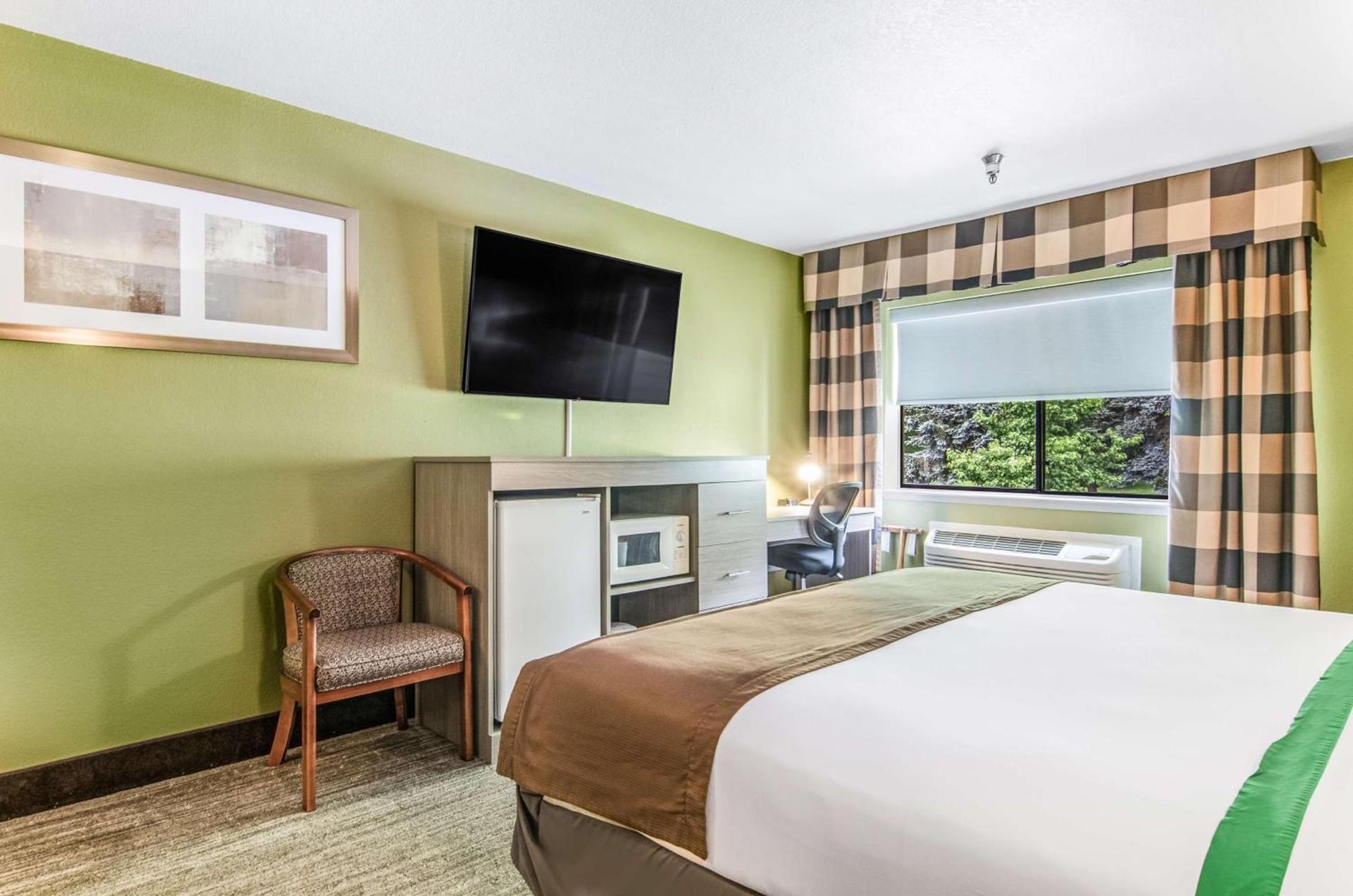 GuestHouse Inn & Suites Poulsbo photo 12